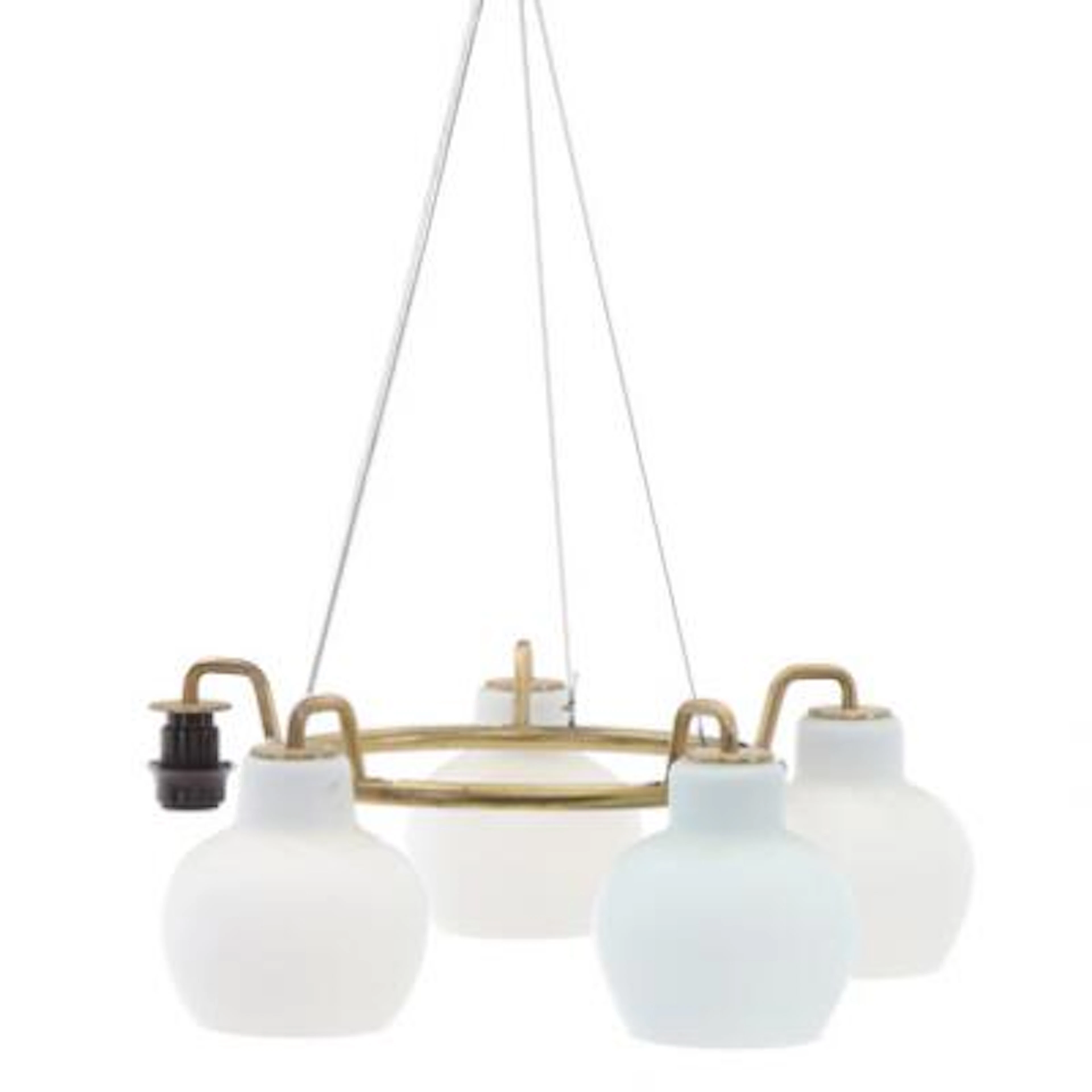 Vilhelm Lauritzen: "Christiansborg". Chandelier with brass frame
