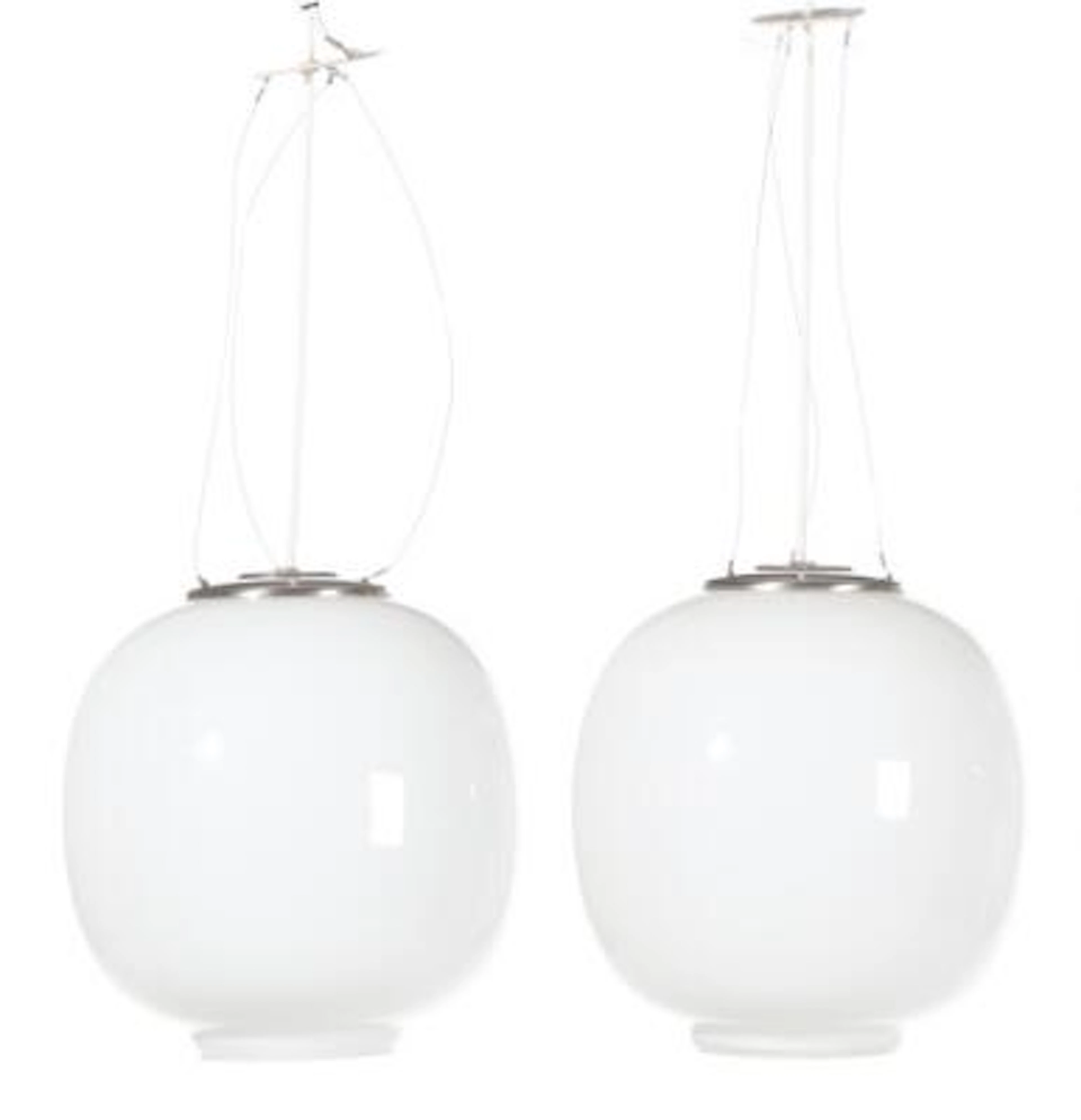 Vilhelm Lauritzen: "Radiohuspendel". A pair of pendants with opal