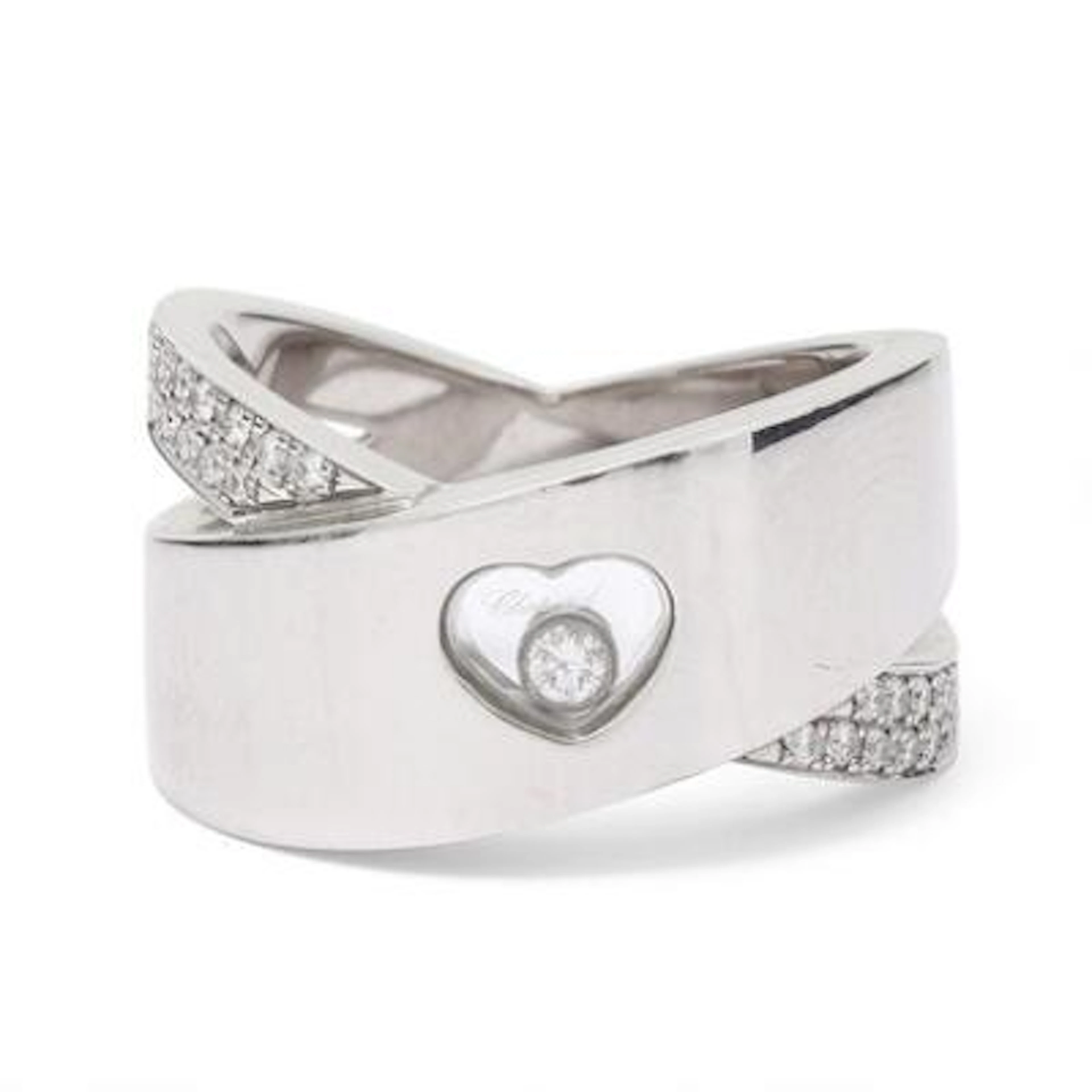 Chopard: A diamond ring set with numerous brilliant-cut diamonds