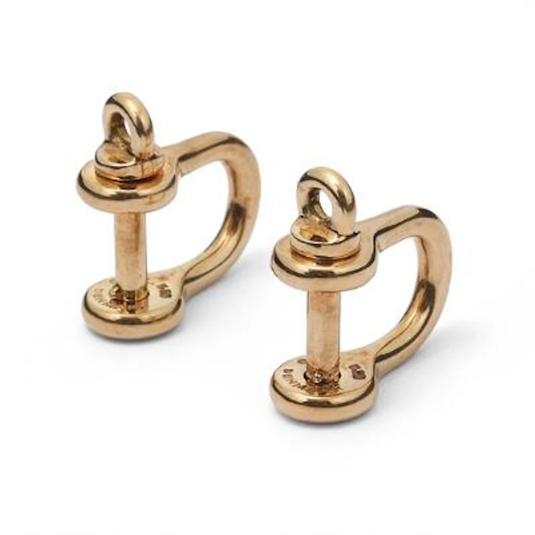 Ole Lynggaard: A pair of cufflinks of 14k gold in the shape of shackles.