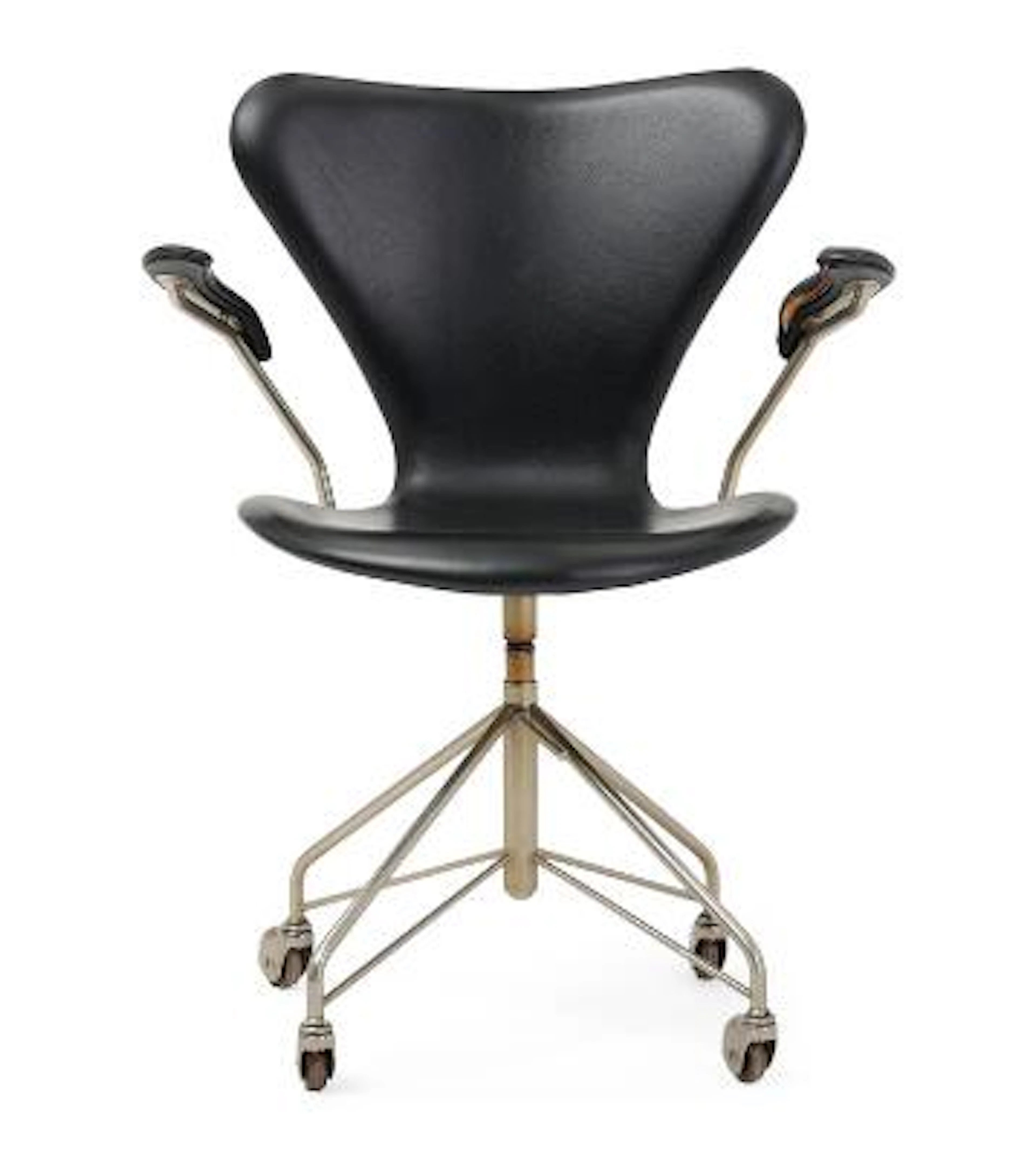 Arne Jacobsen: “Seven chair”. Chromed steel swivel chair with castors