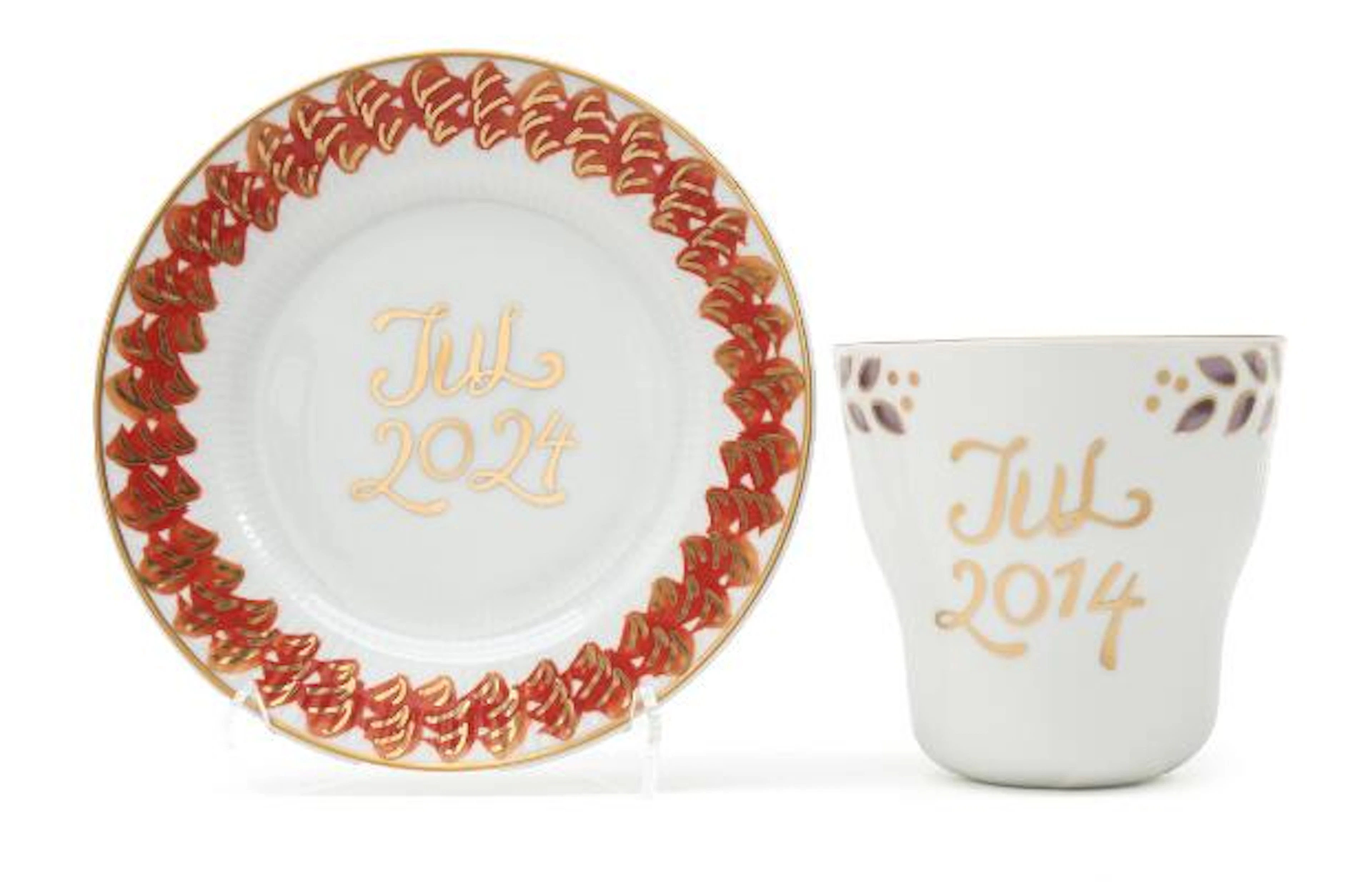 Her Majesty Queen Margrethe II of Denmark: Porcelain pastry plate