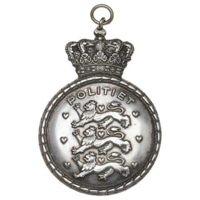 Police badge in light-colored metal, pocket badge from approx. 1938