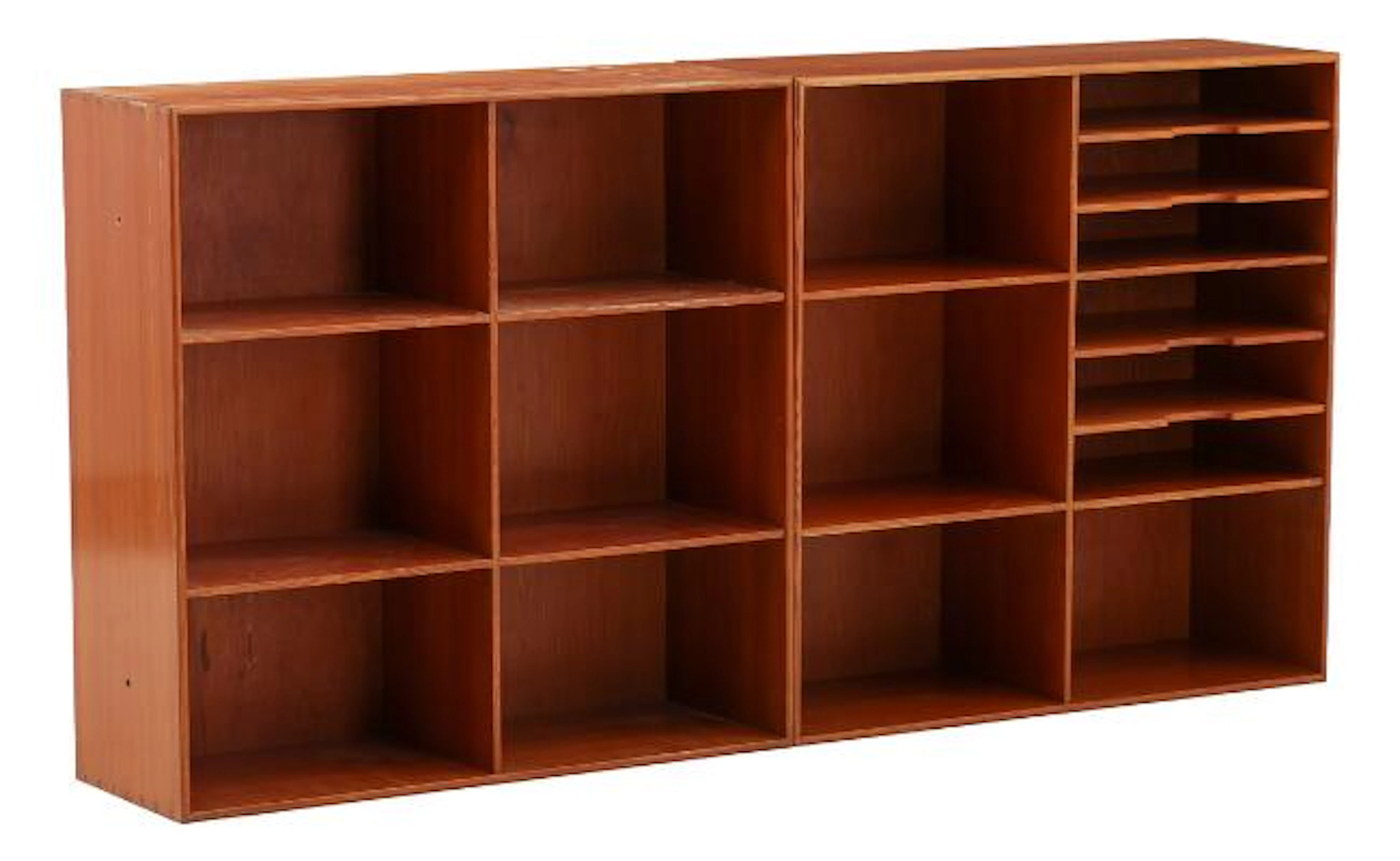 Mogens Koch: A pair of bookcases in solid Oregon pine. H./W. 76. D.