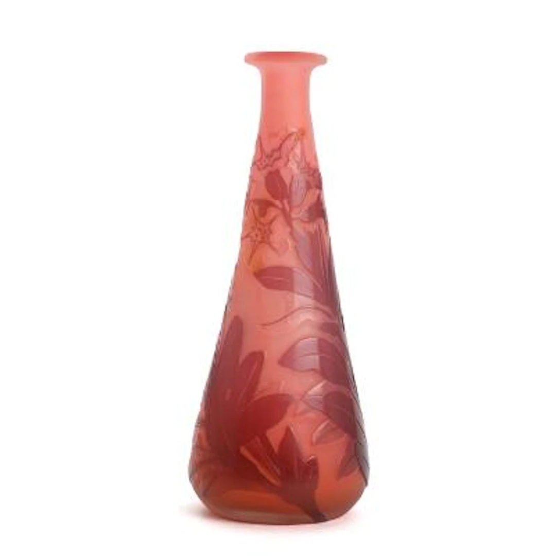 Emile Gallé: Art Nouveau vase of glass with overlay carved in the