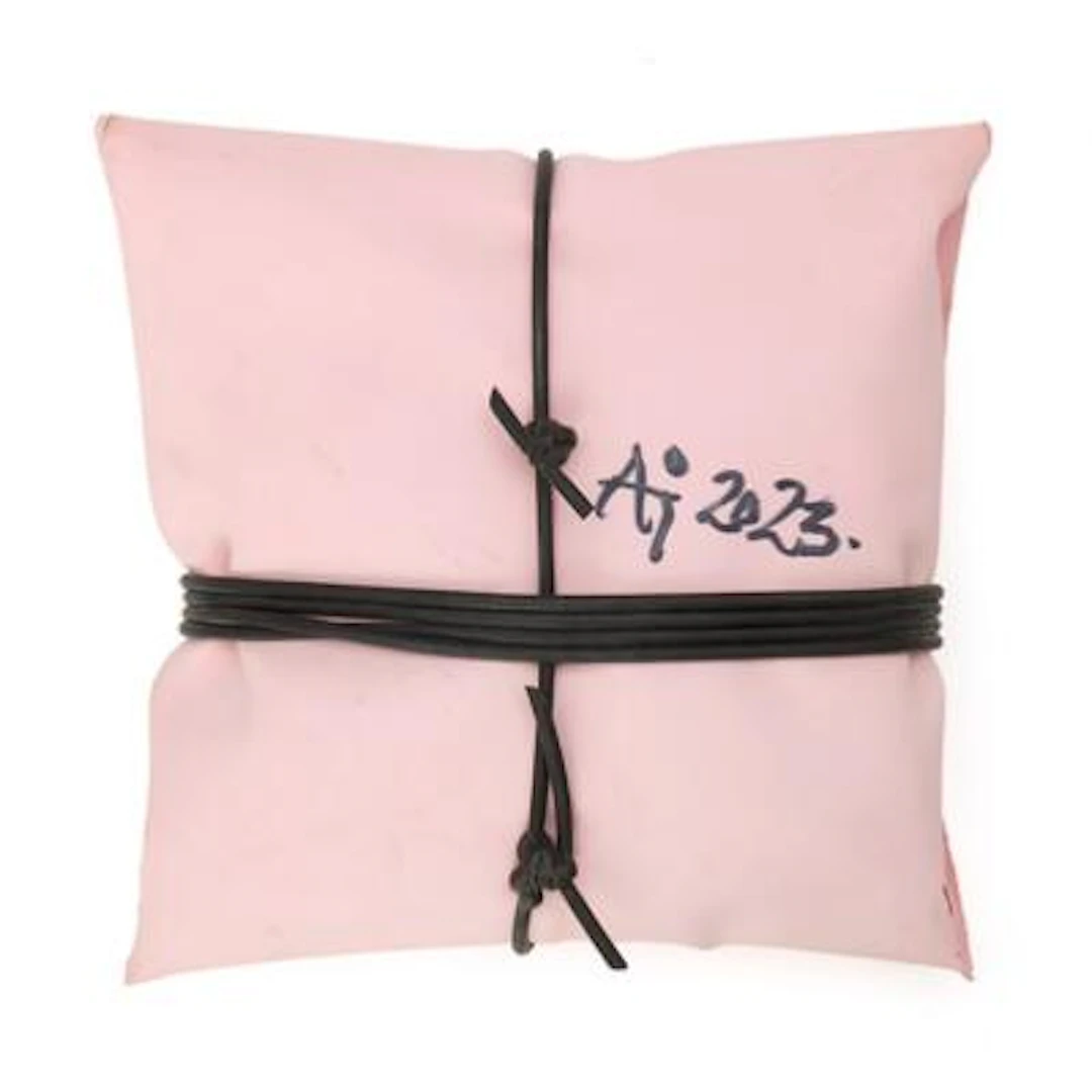 Anita Jørgensen: Uden titel. Signeret AJ 2023. Small bag. Pink rubber