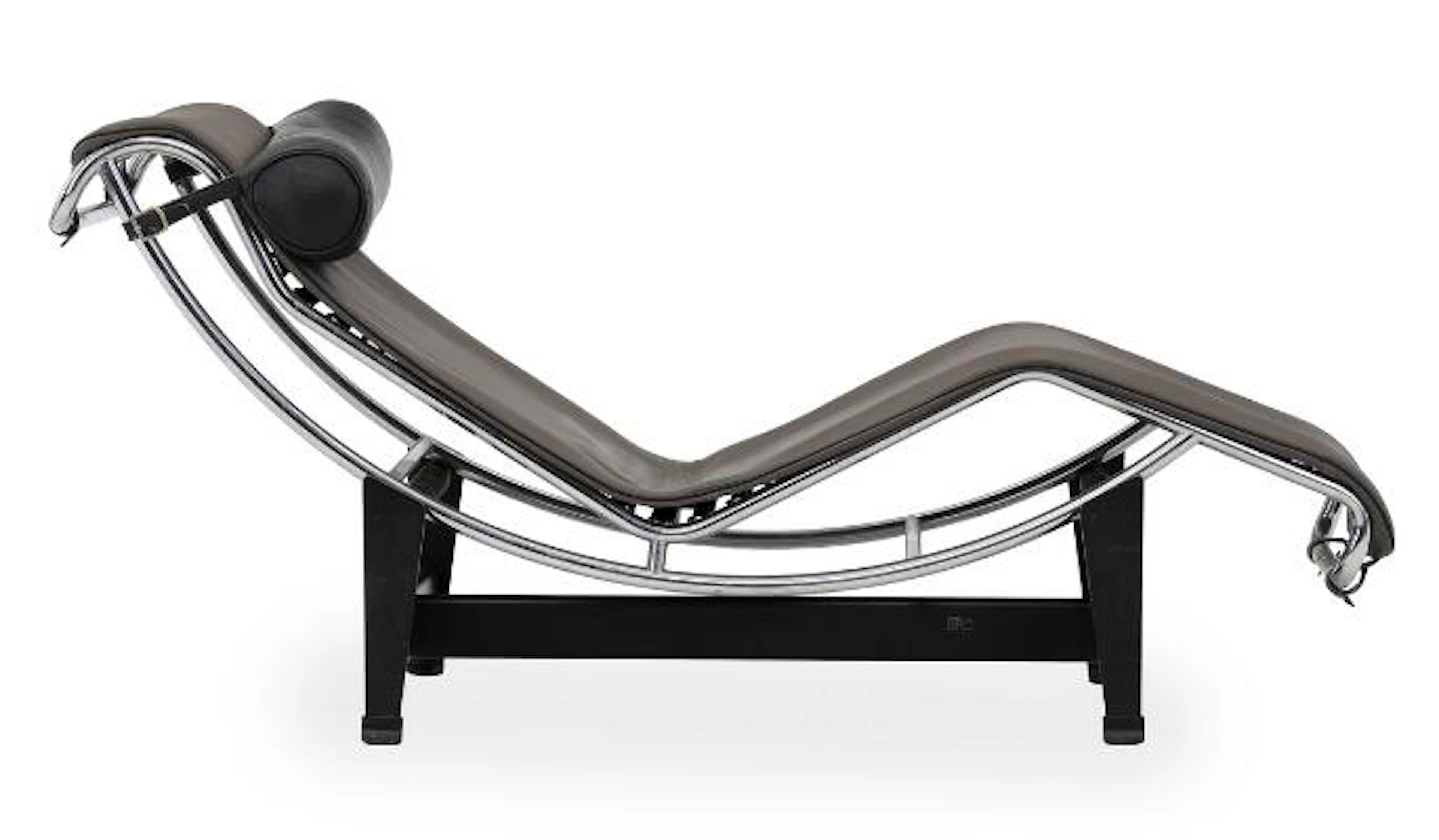 Le Corbusier: “LC 4”. Chaiselongue with chromed steel frame, black-lacquered