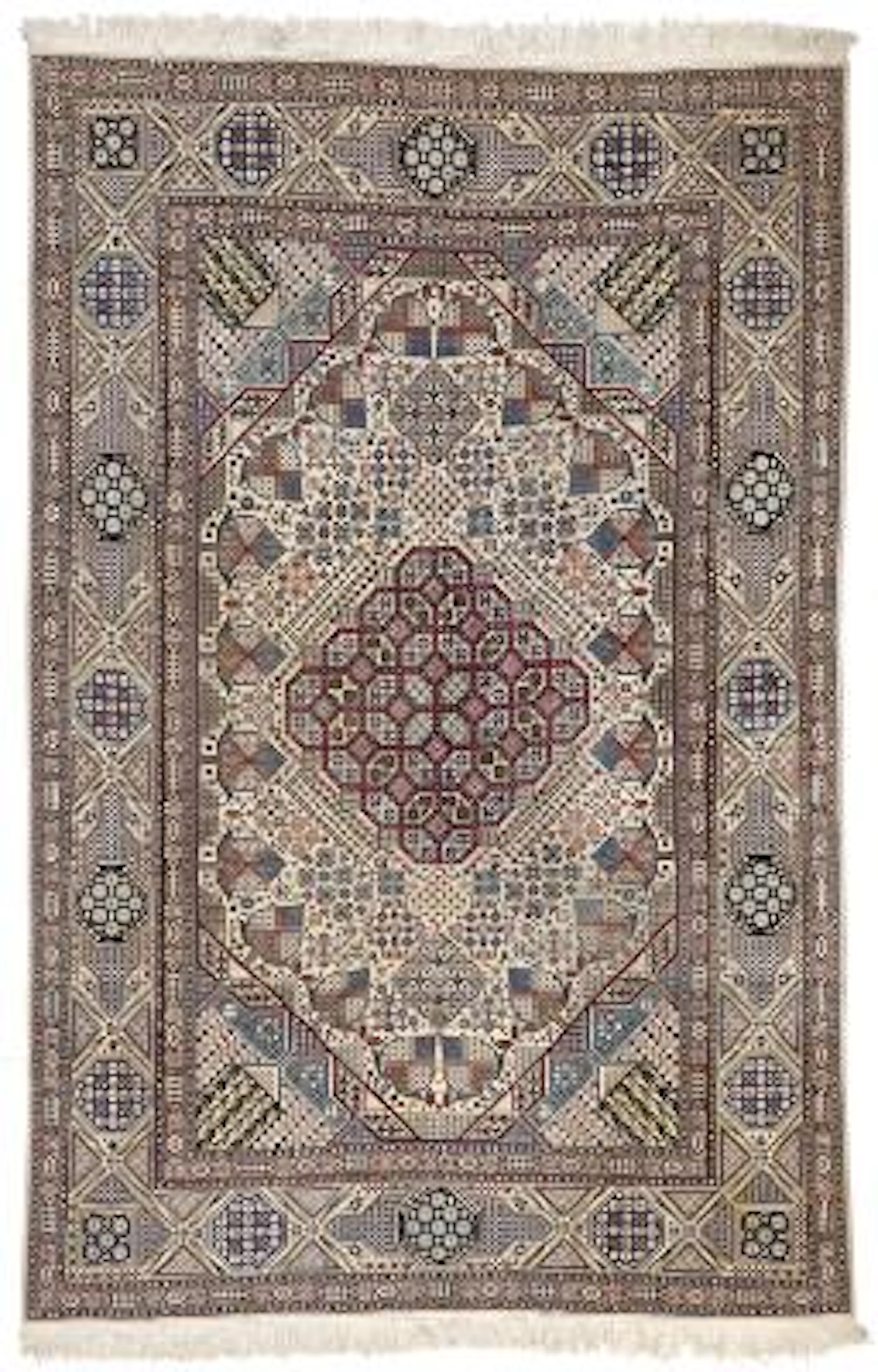 A Nain rug, Persia. Medallion design. 21st century. 322 x 210 cm.