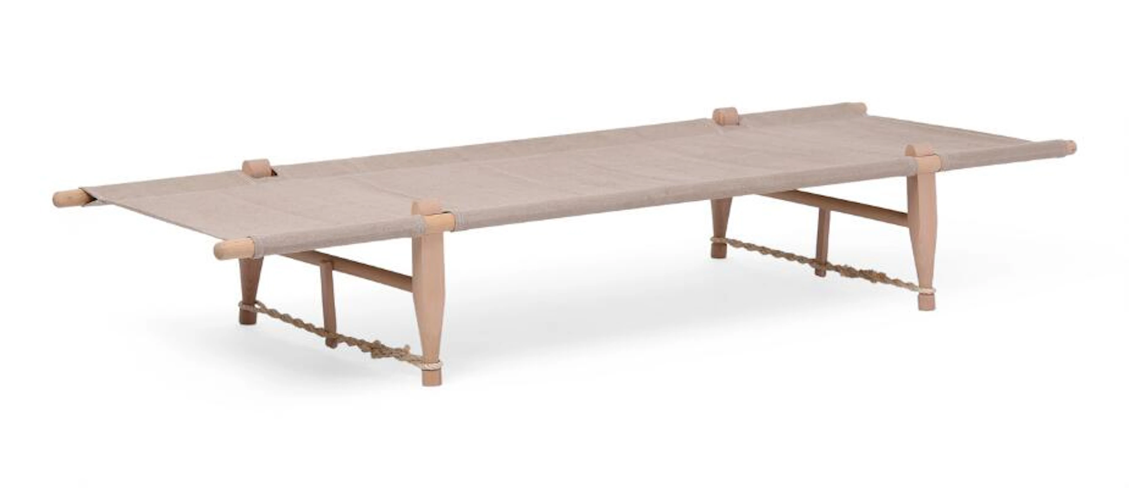 Ole Gjerløv-Knudsen: Daybed with frame of untreated beech wood and