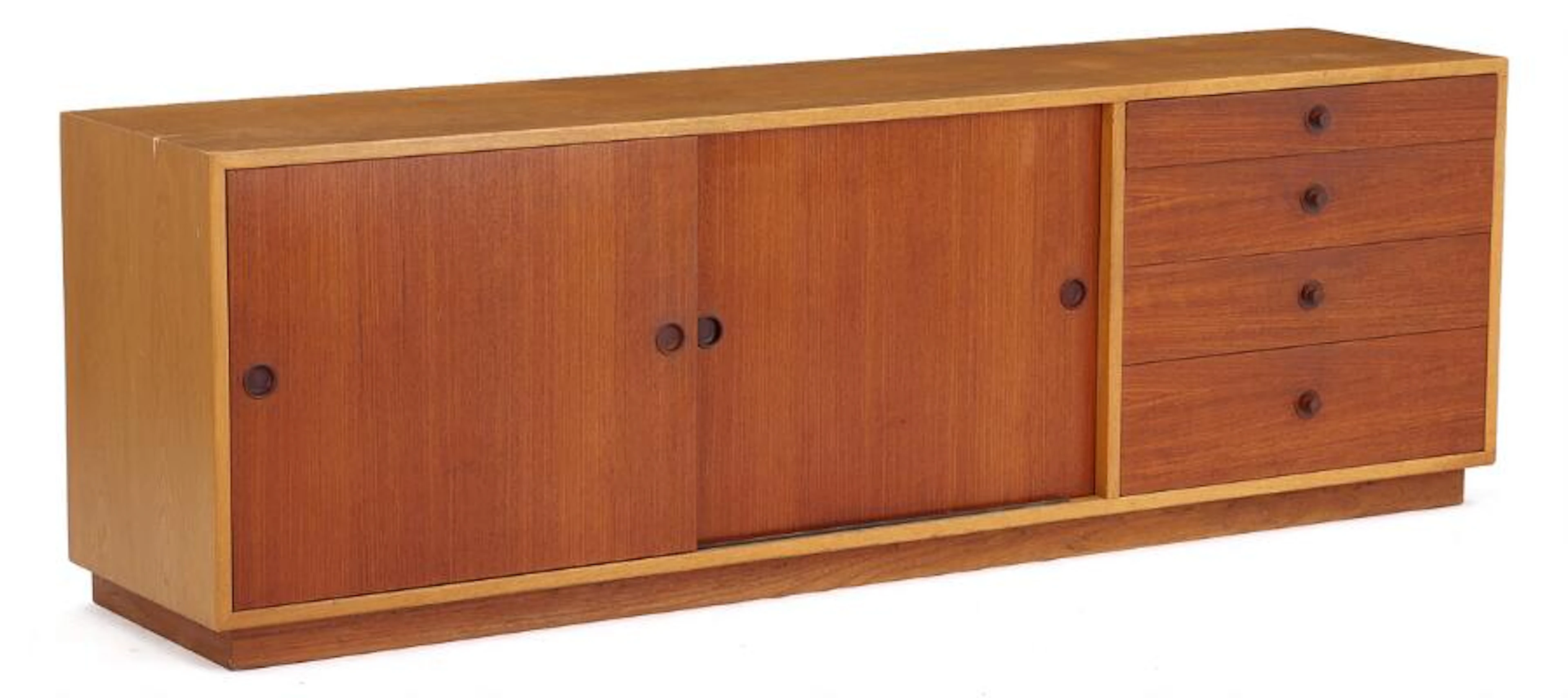 Børge Mogensen: Sideboard in oak with sliding doors and drawers in