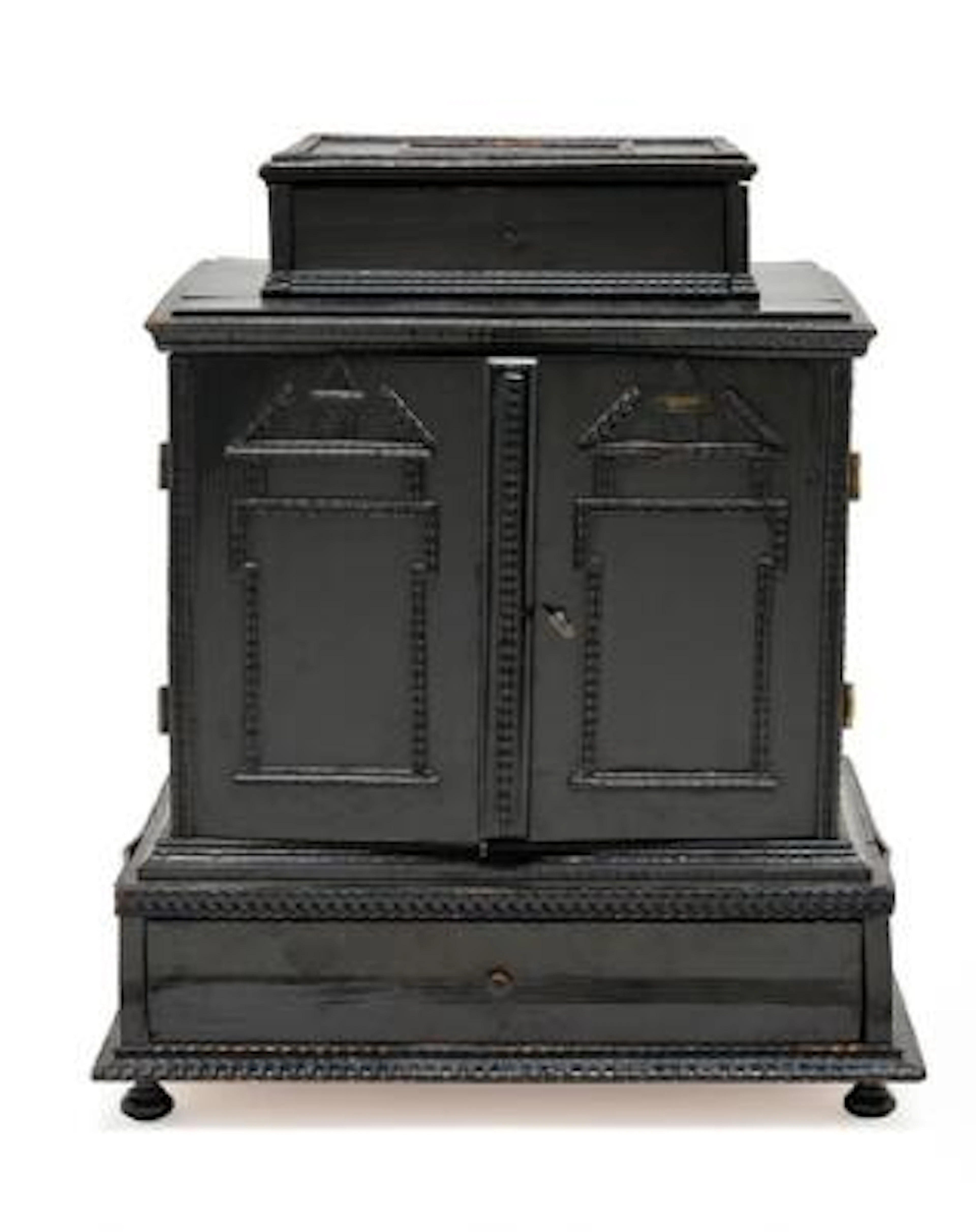 Small Baroque cabinet in painted black wood. Front with two doors