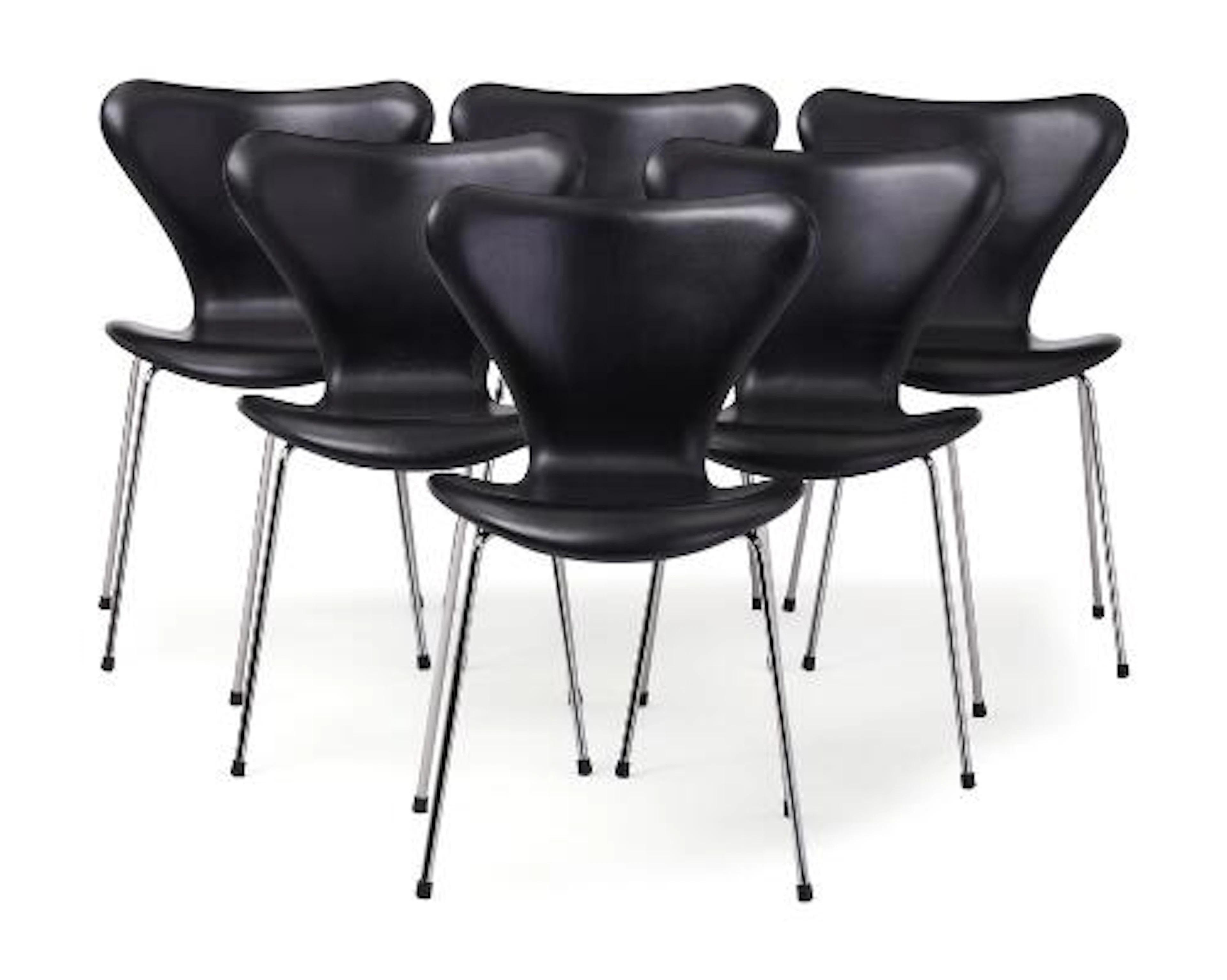 Arne Jacobsen: "The Seven Chair". Set of six chairs with steel legs.