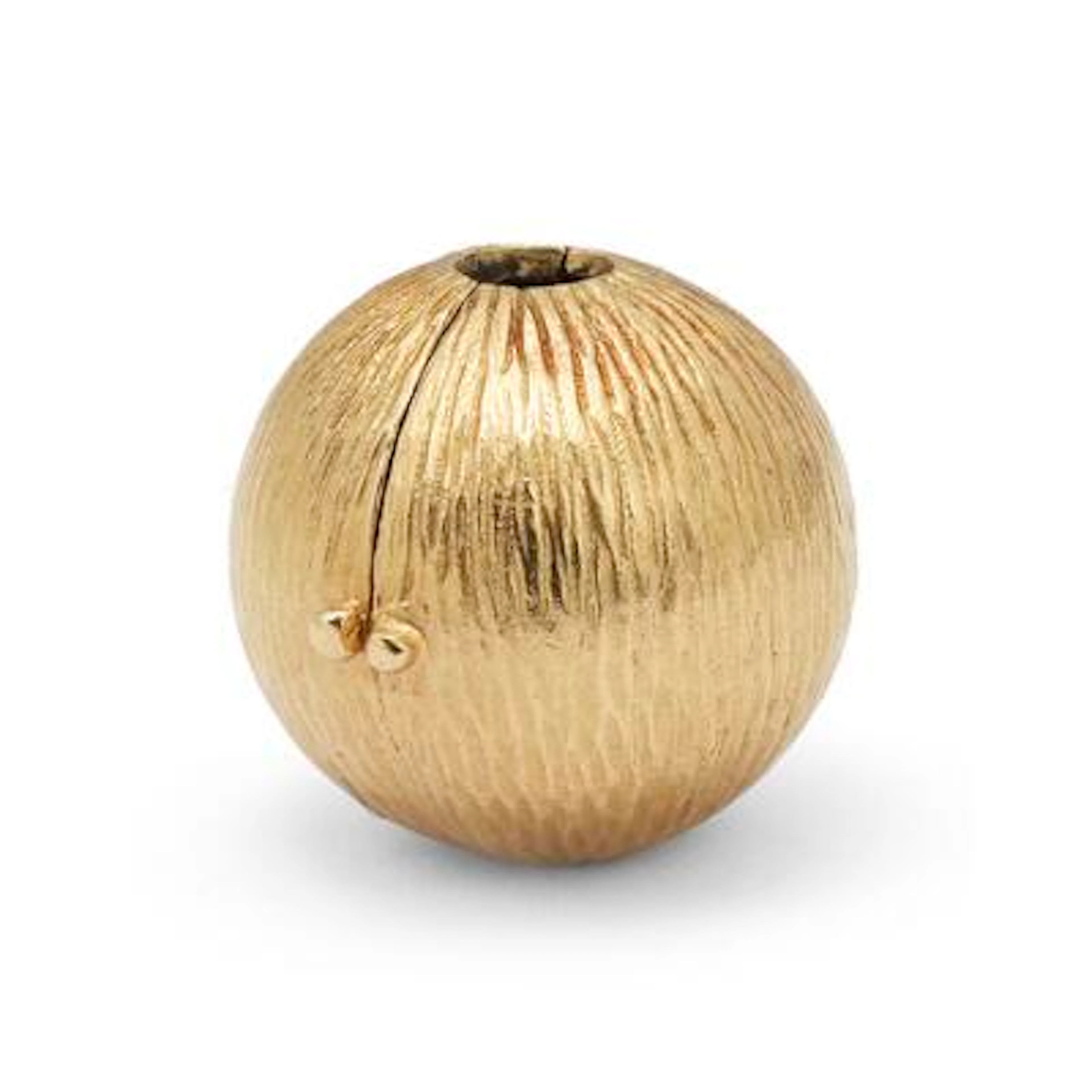 Ole Lynggaard: A globe clasp of 18k satinated gold. Weight app. 3