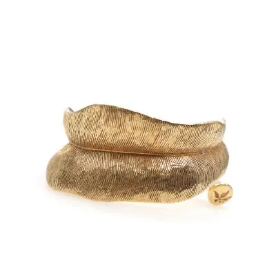 Charlotte Lynggaard: An 18k gold "Leaves" ring. Manufactured by Ole