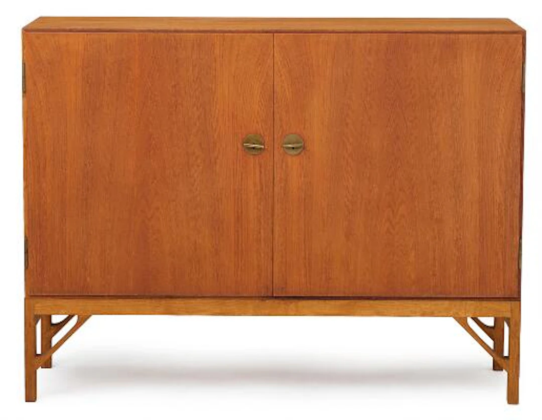 Børge Mogensen: Oak sideboard with later base. Manufactured by C.M.