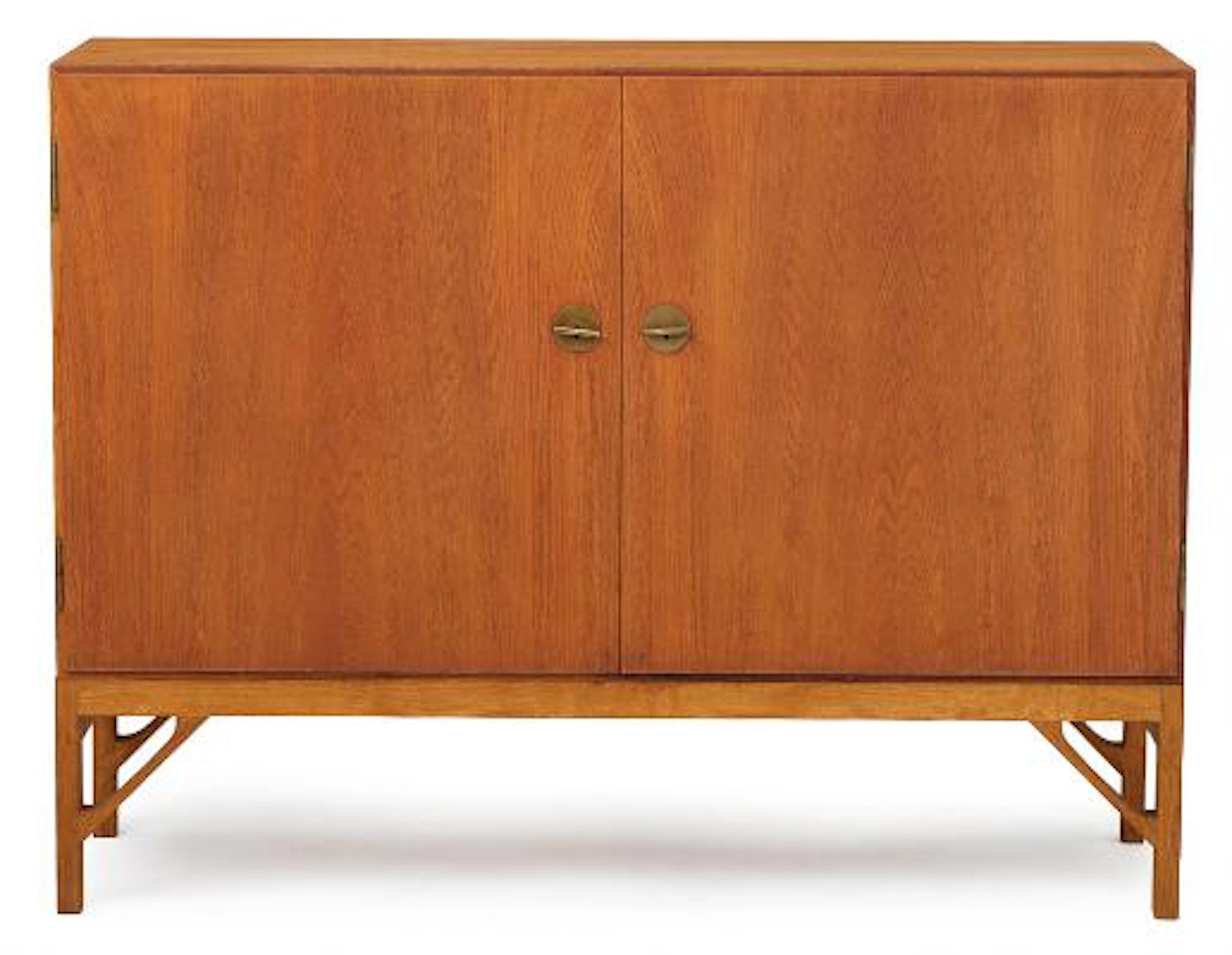 Børge Mogensen: Oak sideboard with later base. Manufactured by C.M.