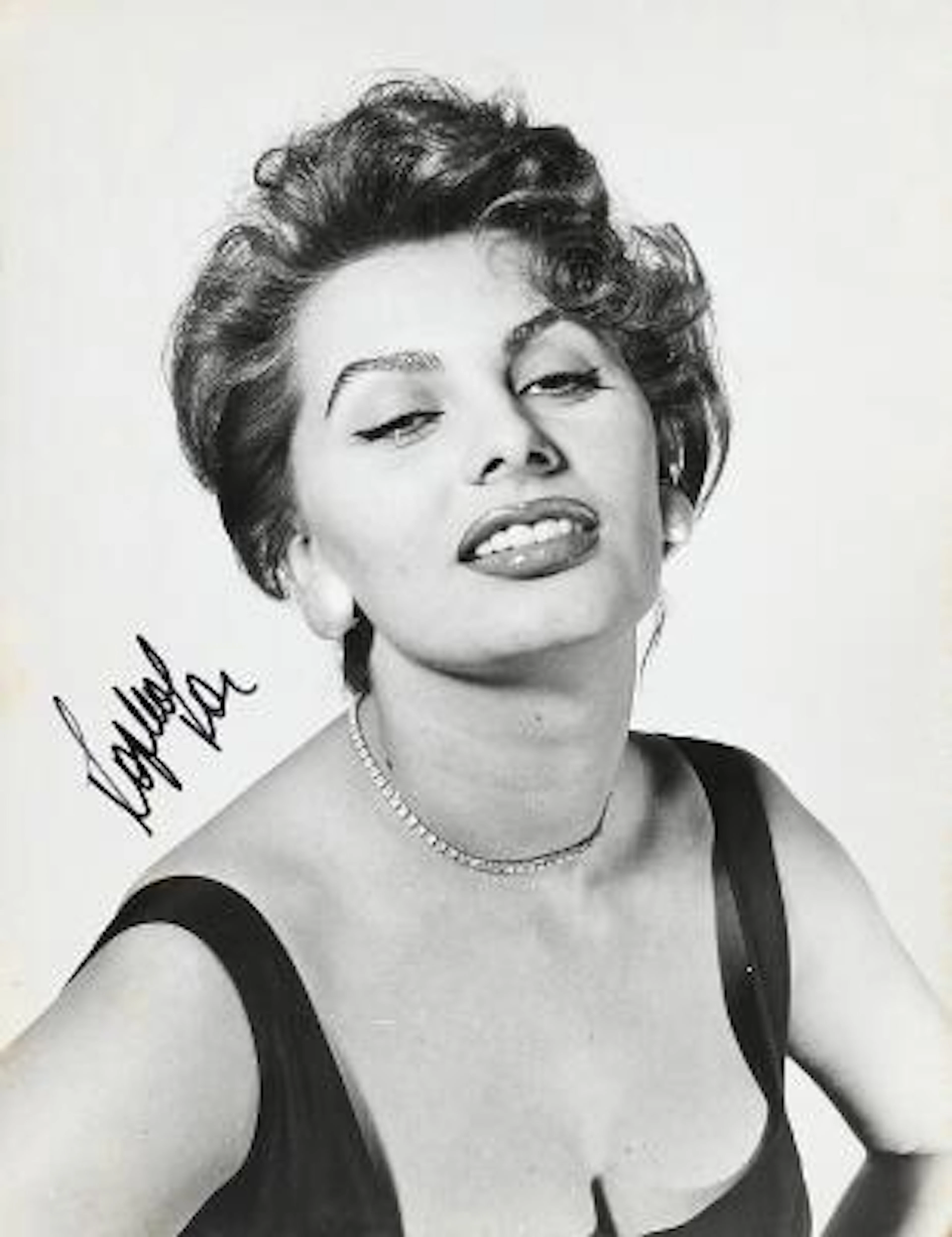Signed black-and-white portrait photograph of Italian actress Sophia