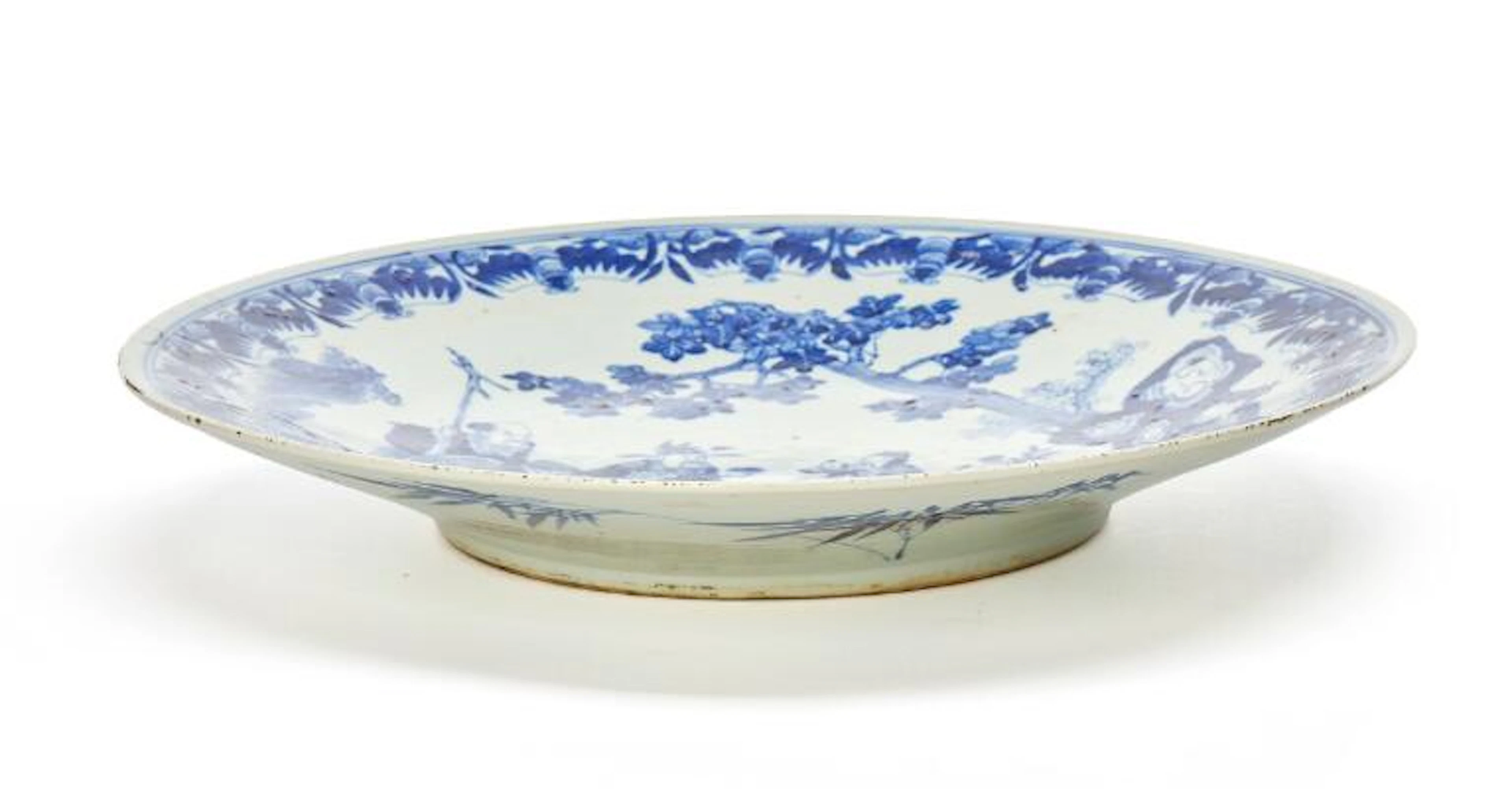 Chinese blue and white porcelain dish. Late Qing/Republic period.