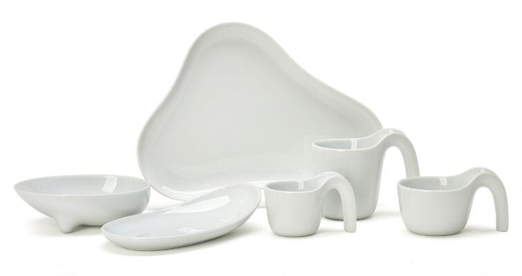 "Ole" porcelain dinner service and coffee cups. Design Ole Jensen.
