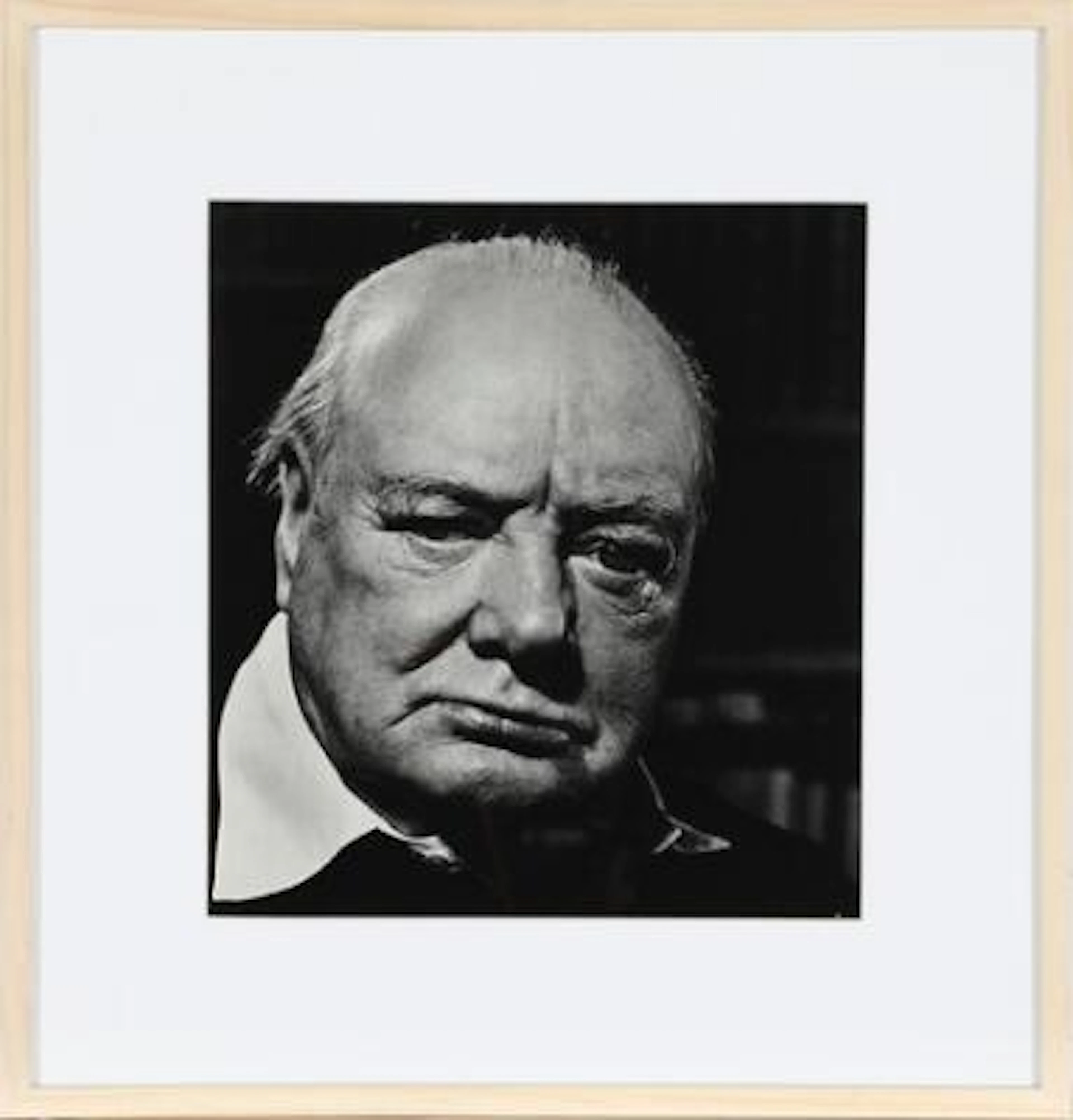 Philippe Halsman: Winston Churchill (1874–1965), portrayed en face.