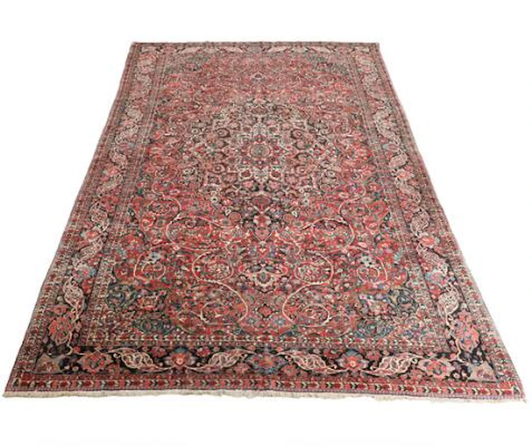 Baktiari carpet, classical medallion design with entwined branches