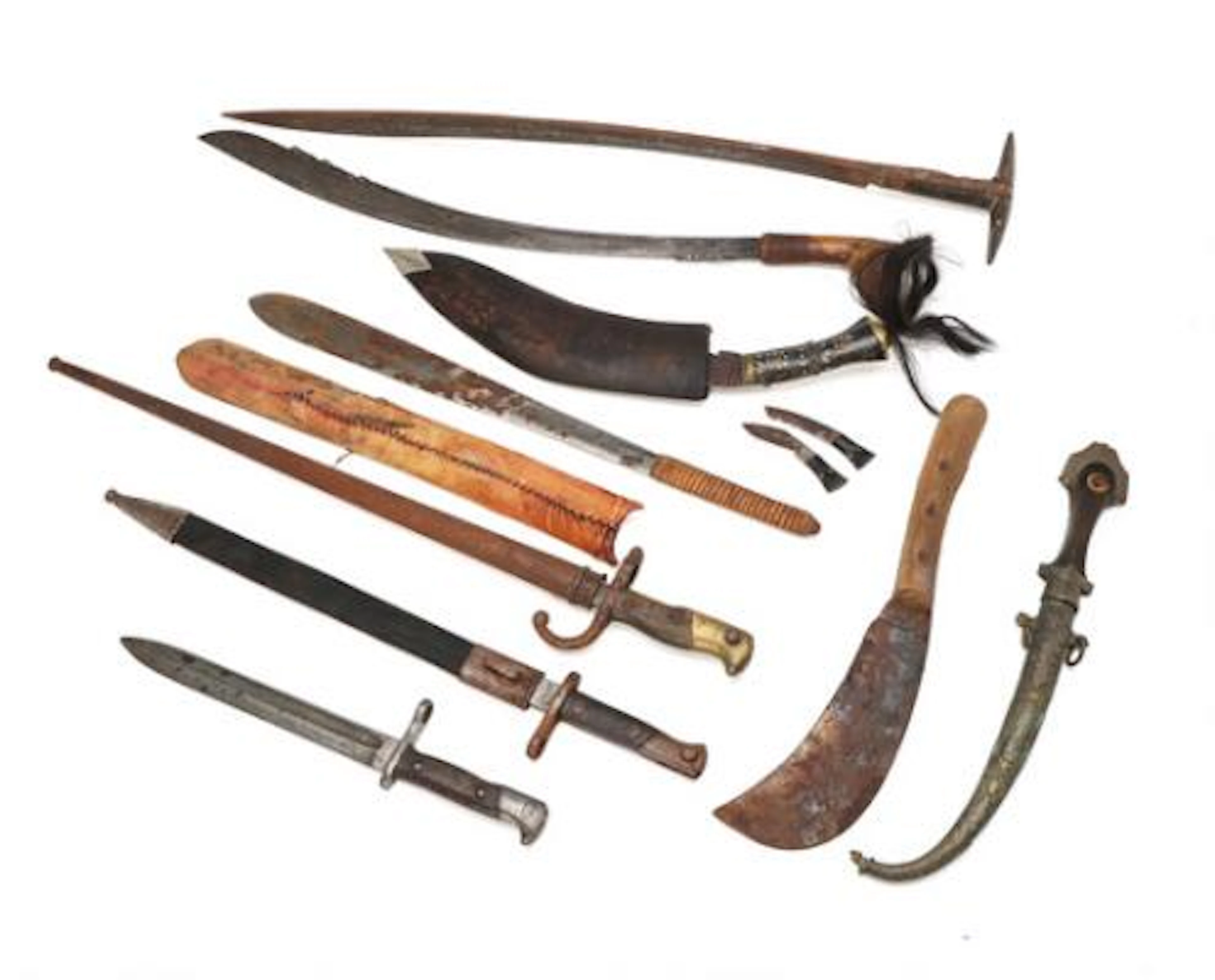 A collection of nine various edged weapons. – Bruun Rasmussen Auctioneers