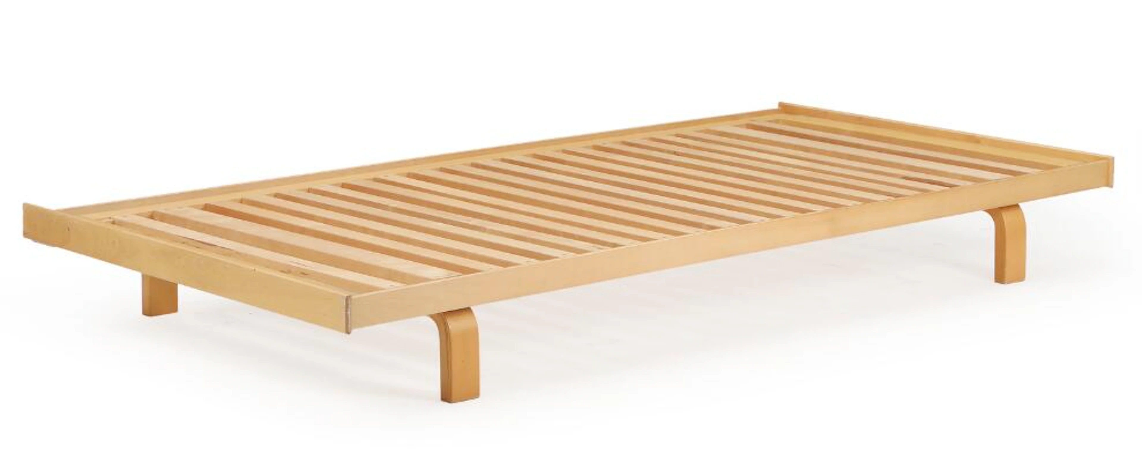 Alvar Aalto: A birch daybed with Getama mattress. Model 710. Designed