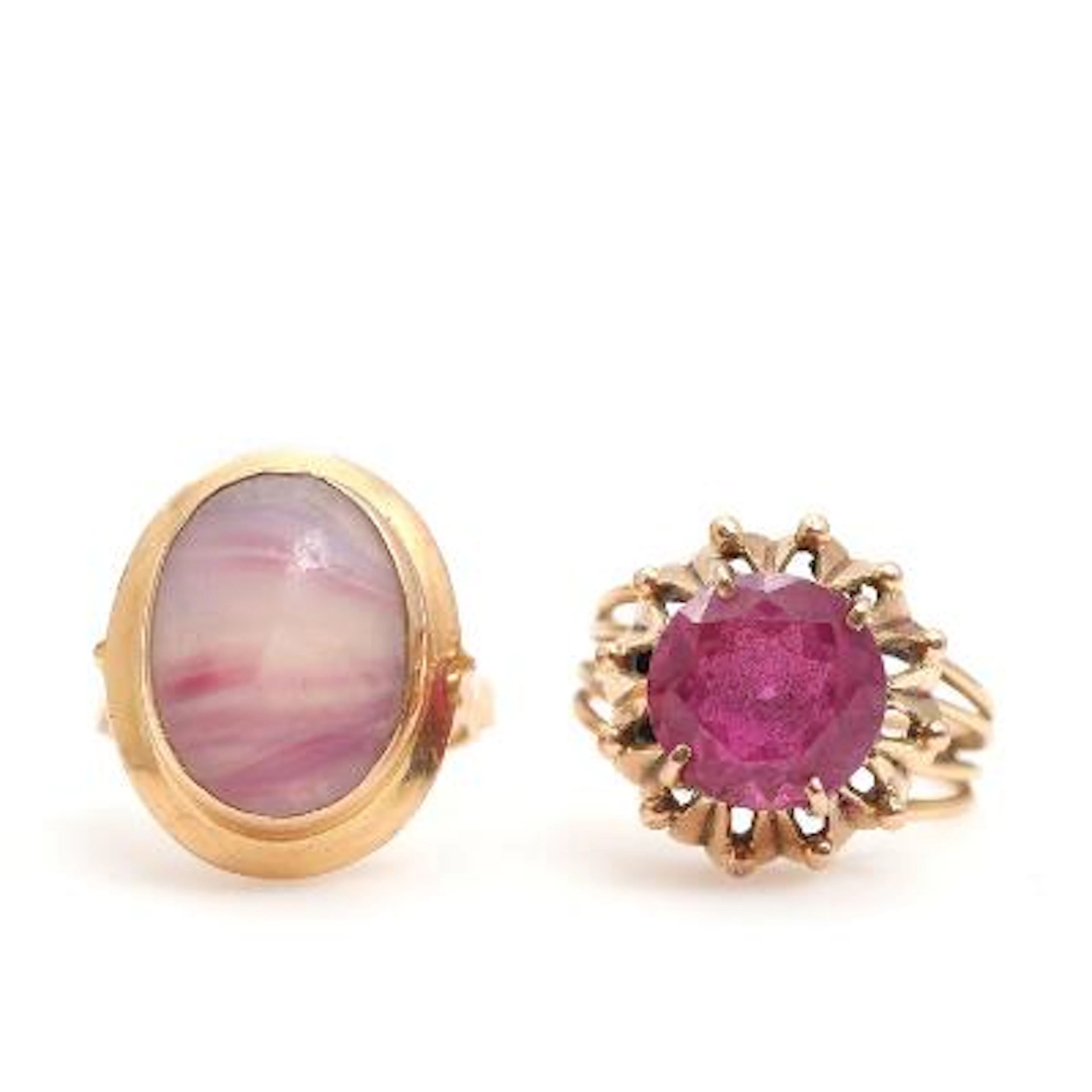 Two rings respectivly set with syntetic ruby and gemstone, mounted