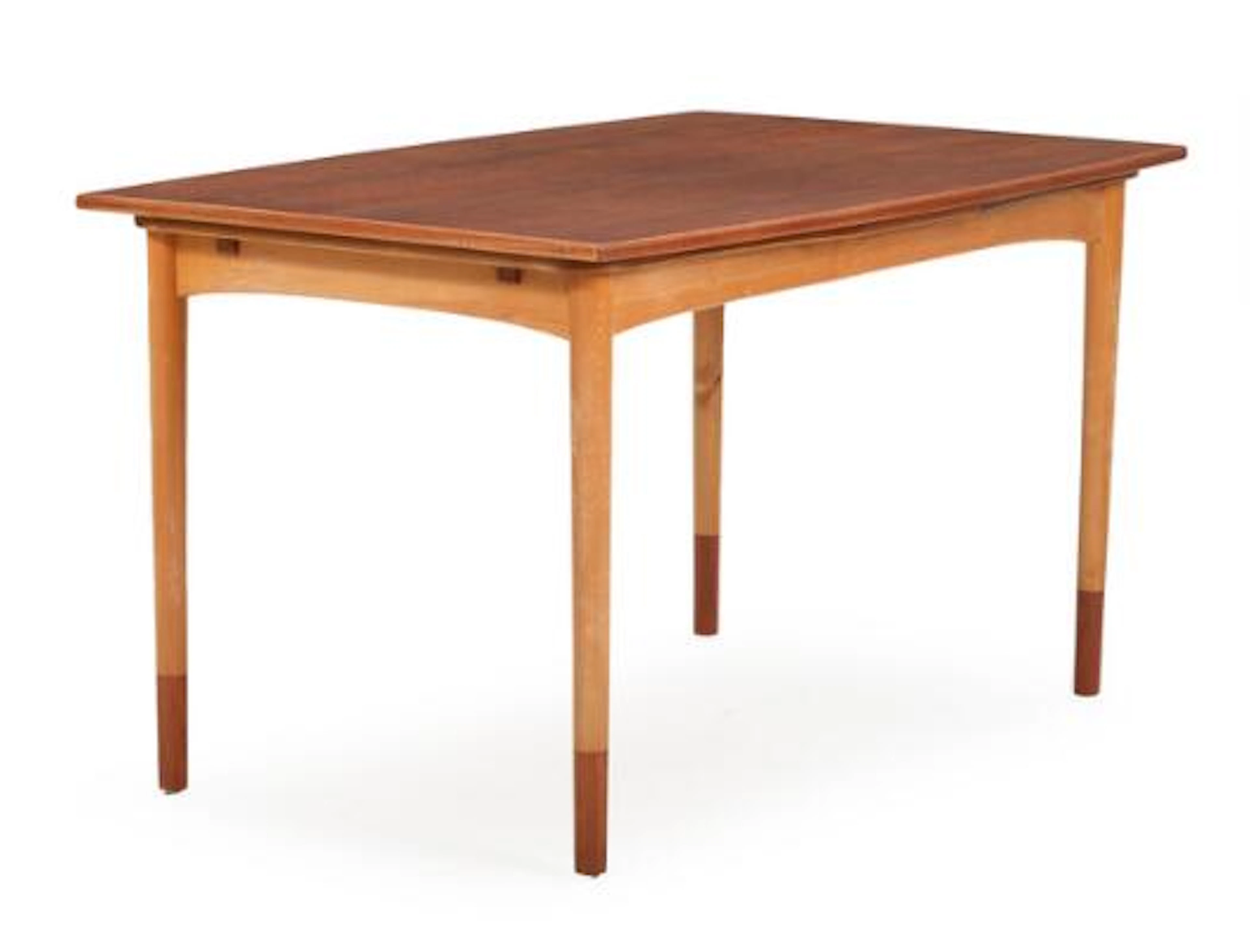 Danish furniture design: A dining table with Dutch extension, beech