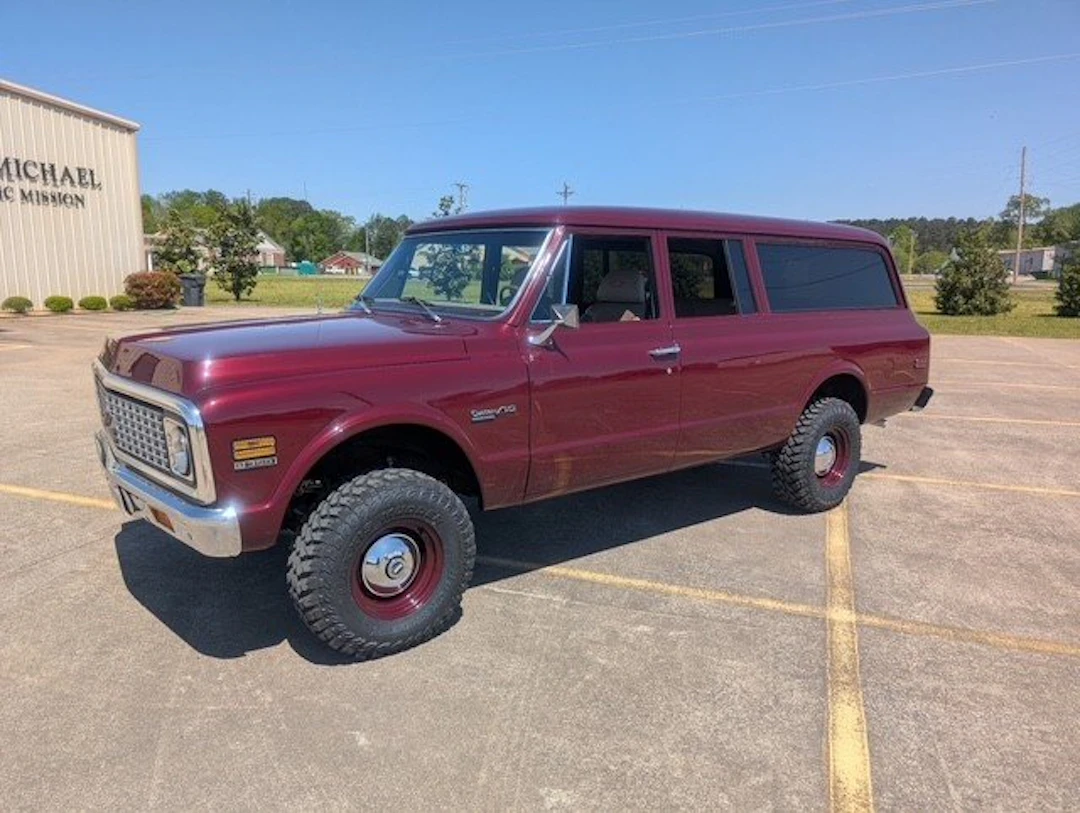 1972 Chevrolet Suburban Resto-Mod
