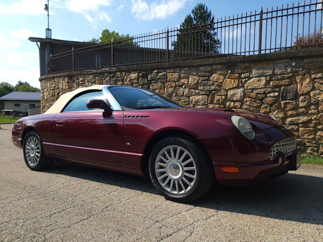 2004 Ford Thunderbird