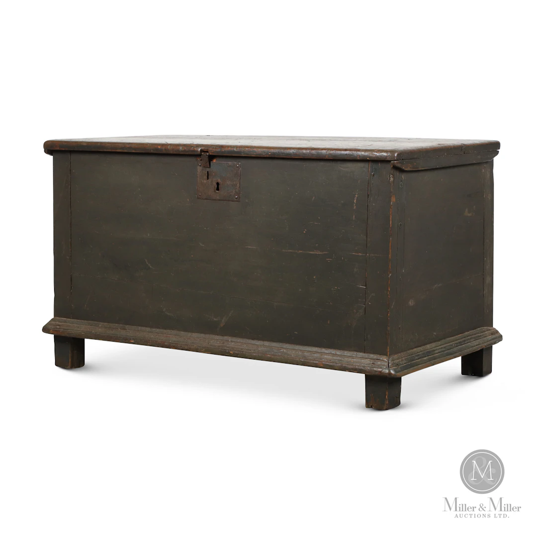 Coffre à couleur d'origine / Early blanket chest