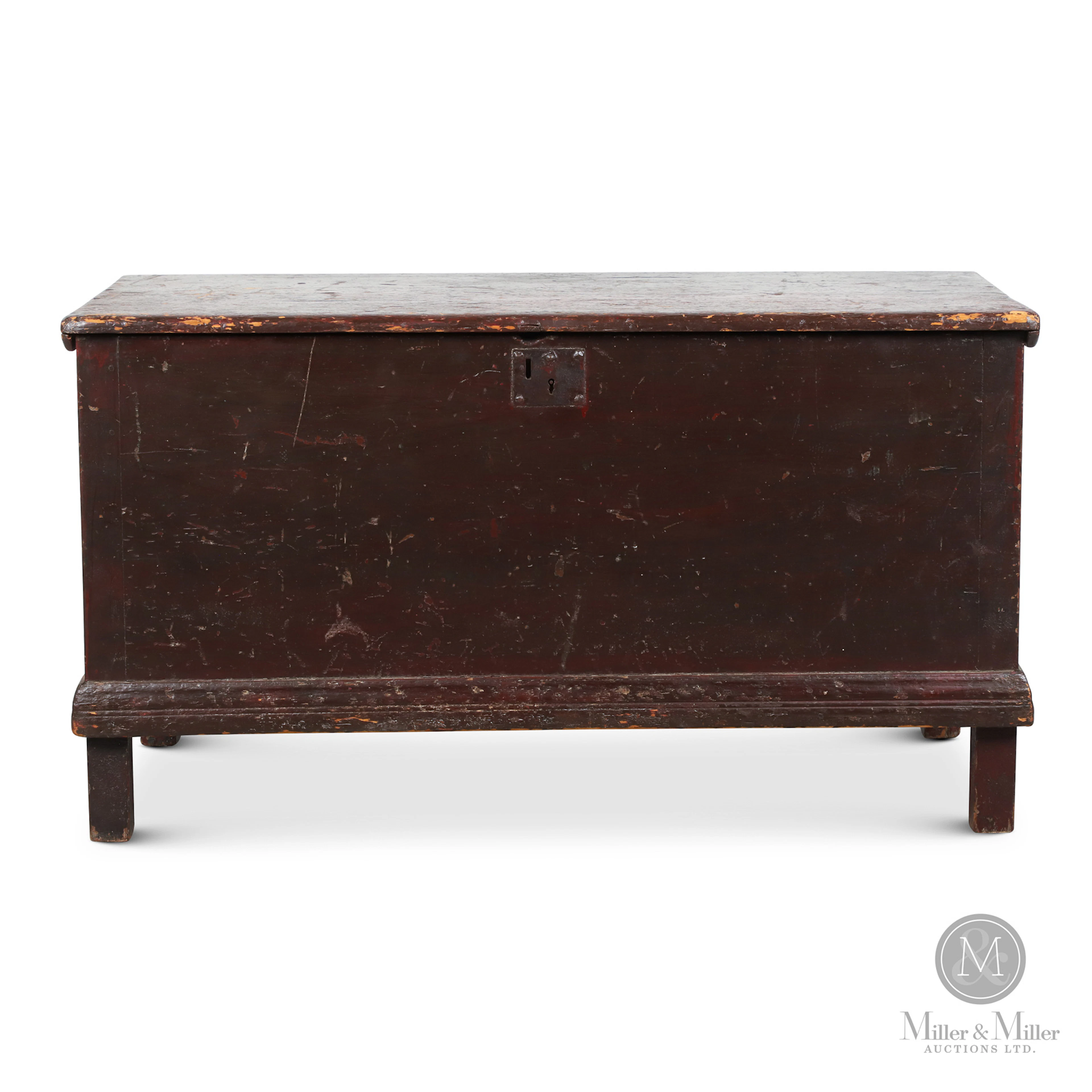 Coffre rouge / Red Blanket Box