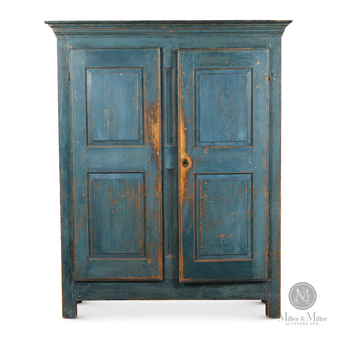 Armoire Bleu à 8 panneaux / 8-Panel Blue Armoire