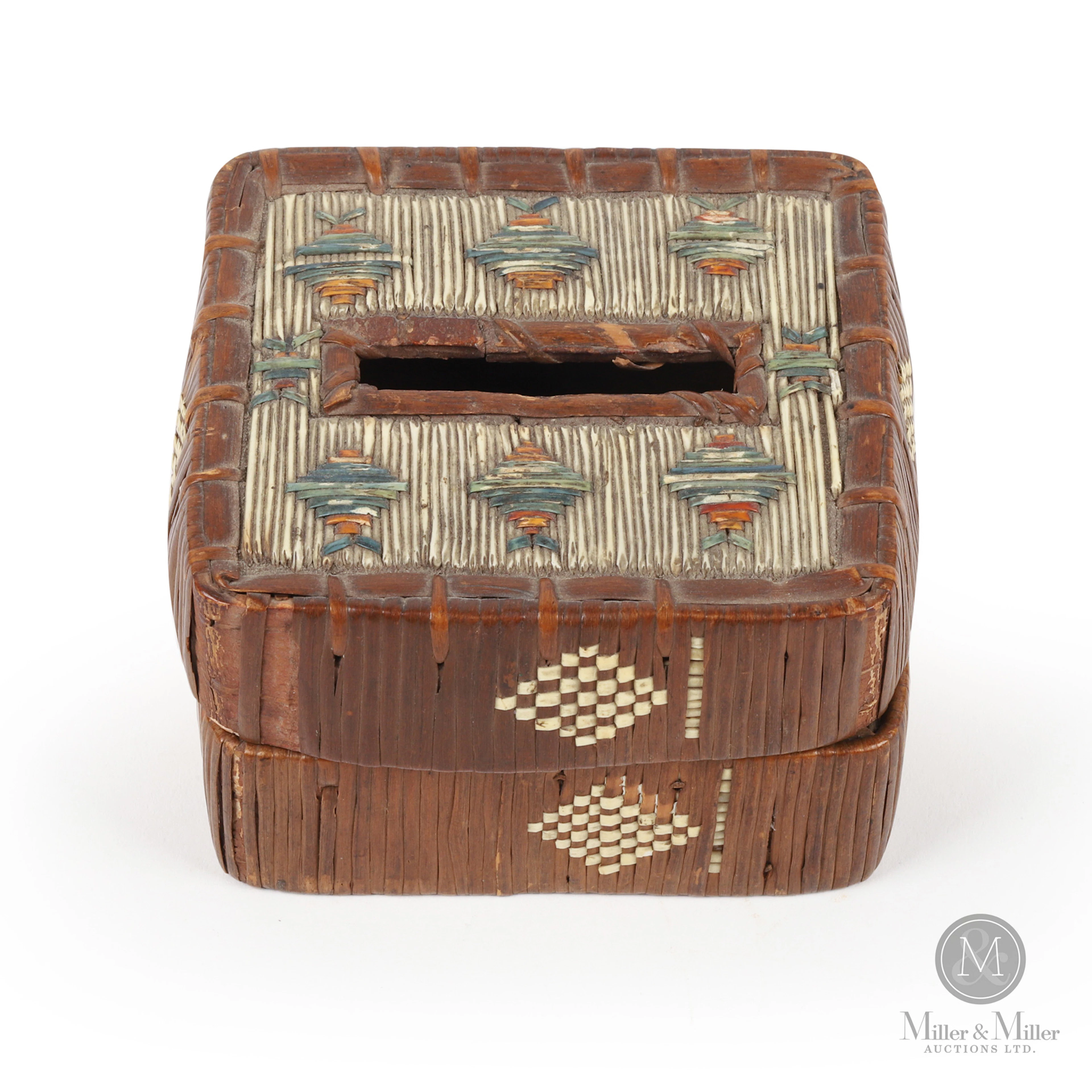 Lunenburg Quill Box With Slotted Top