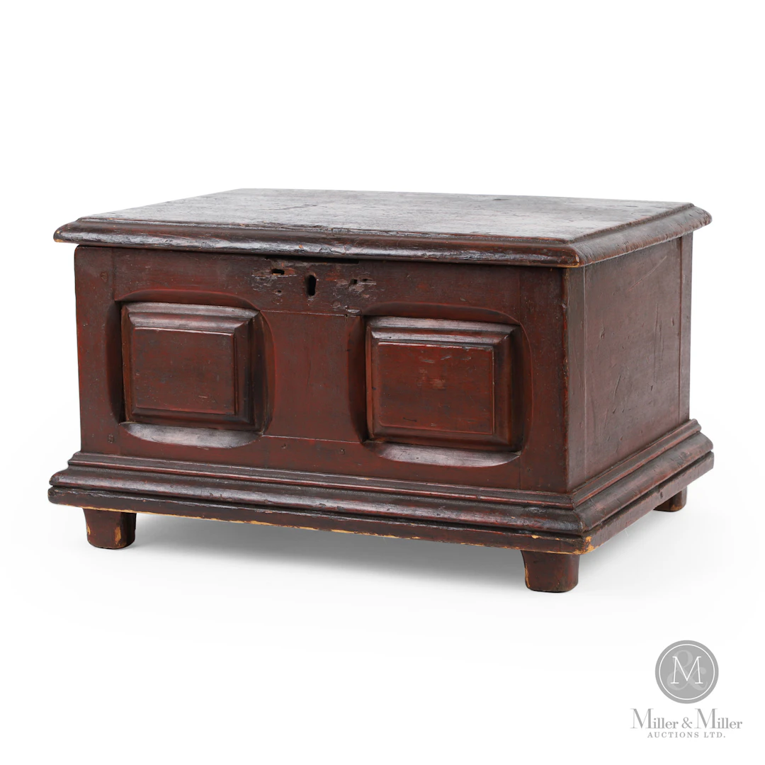 Coffre Louis XIII à panneaux / Louis XIII small panelled box