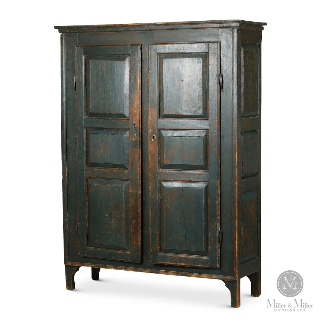 Armoire bleue queues de rat / Blue Panelled armoire