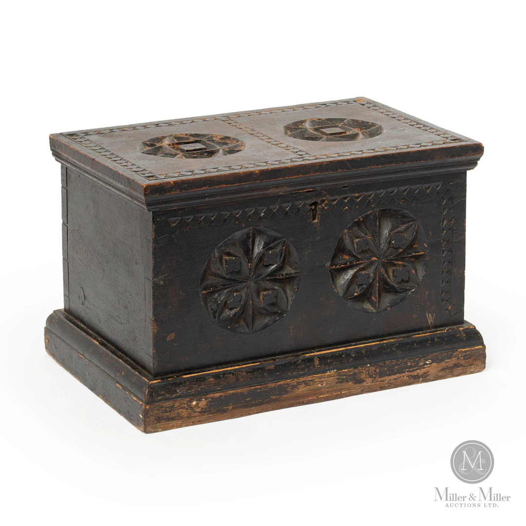 Lunenburg Rosette Carved Storage Box