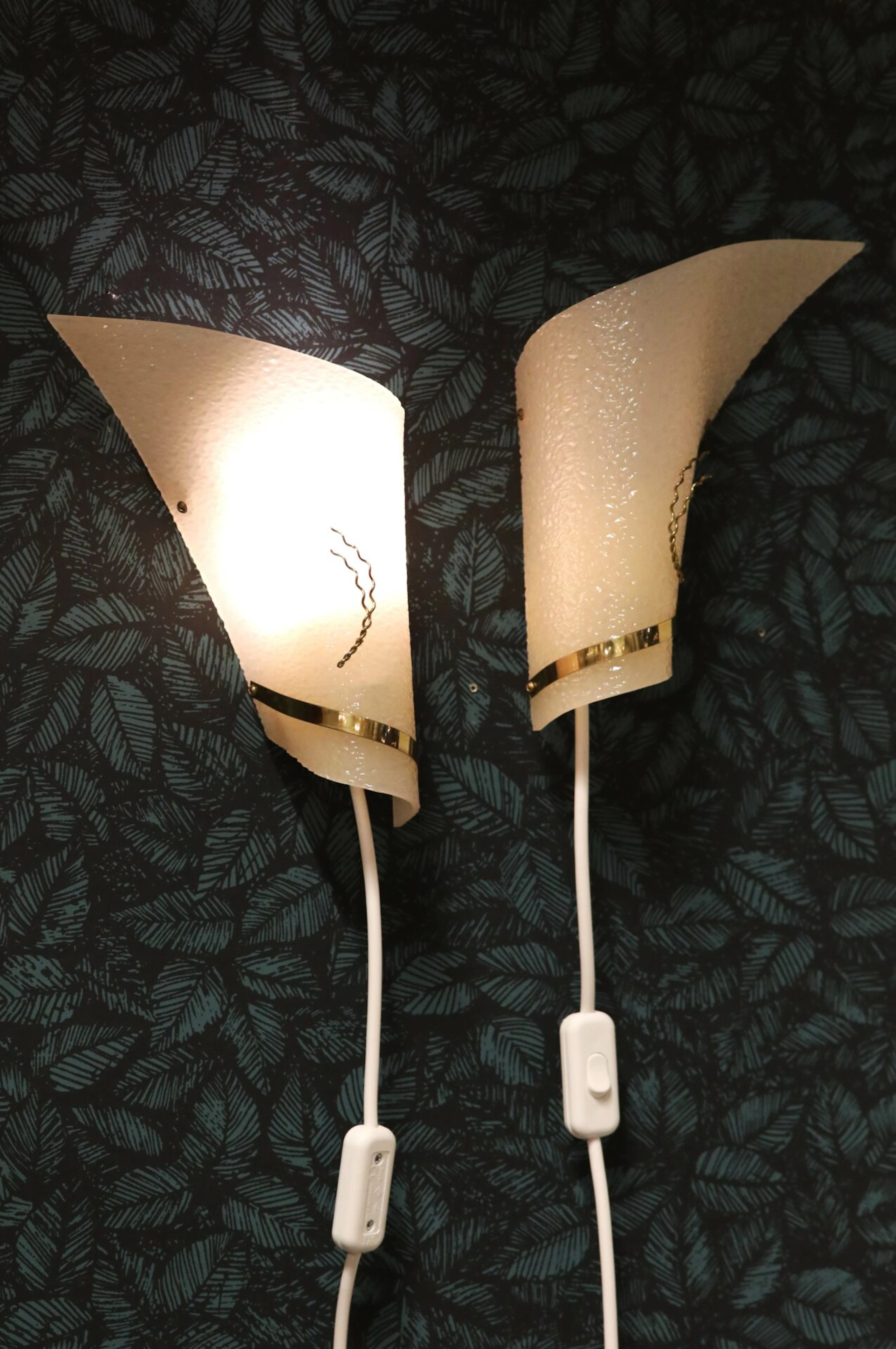 Paret vägglampor från 1950-talet. 25 cm höga