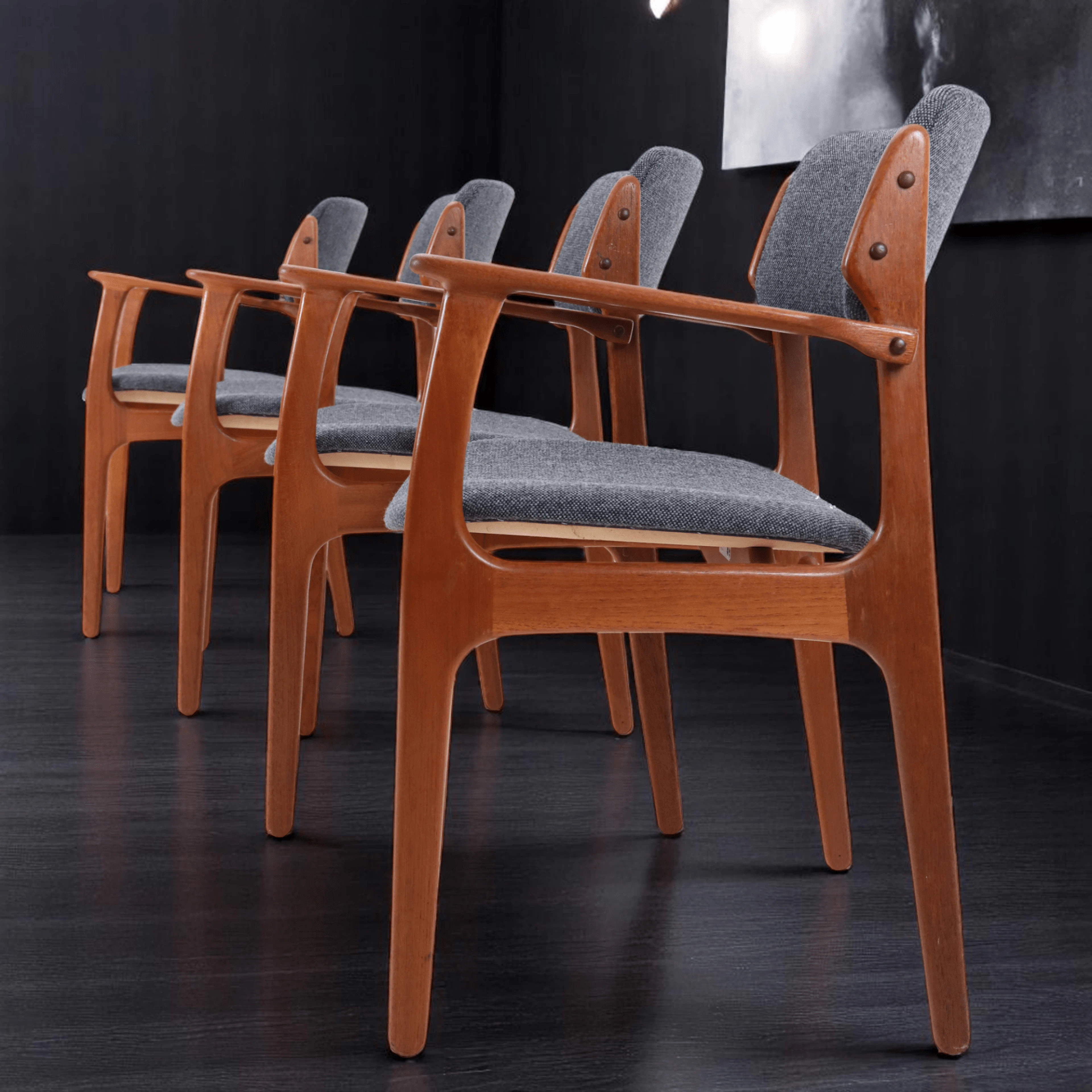 Fyra på lager! Erik Buch karmstol modell OD49 i teak och valfri klädsel