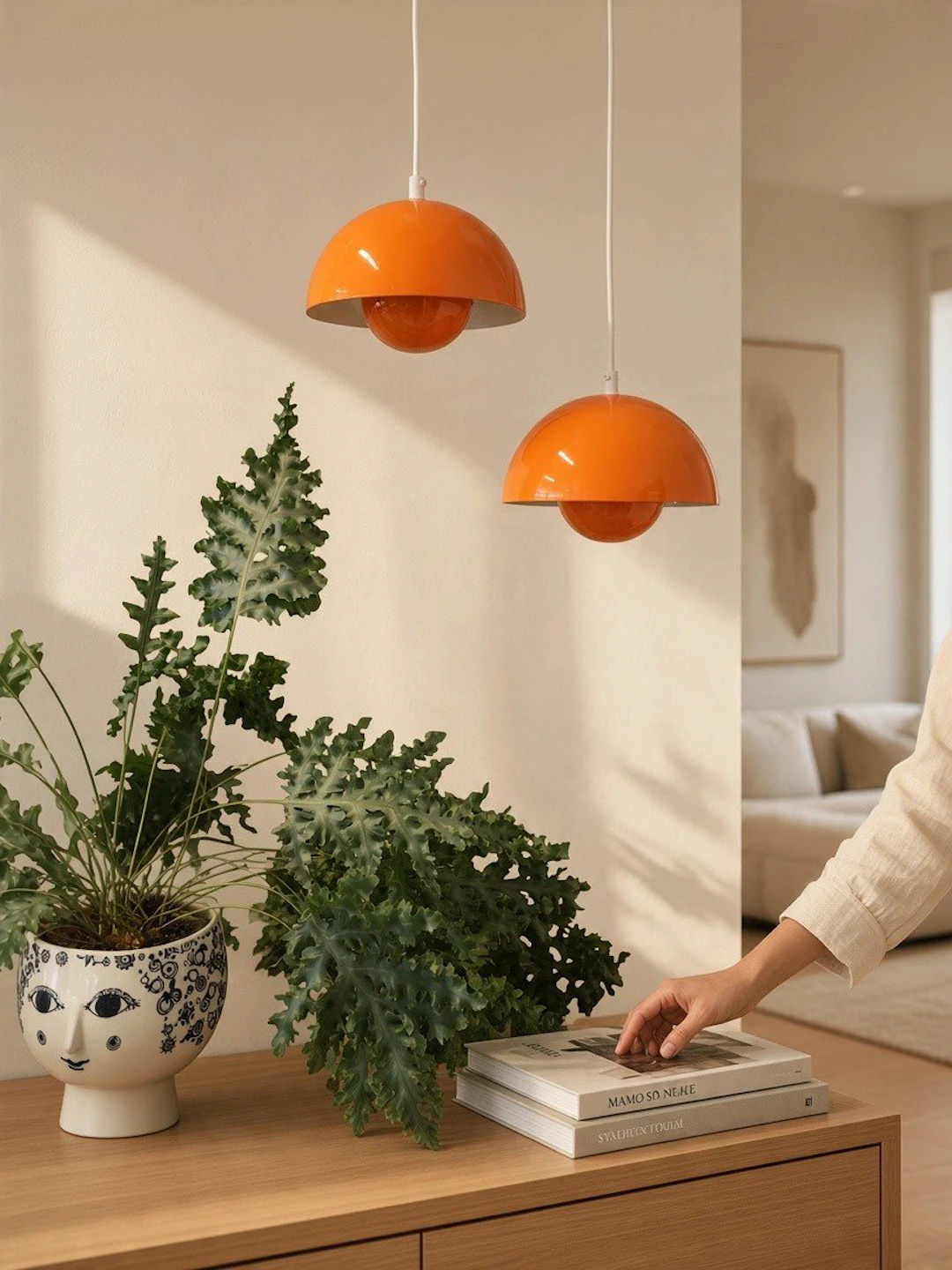Flowerpot Verner Panton VP1 i orange metall. 23 cm ø