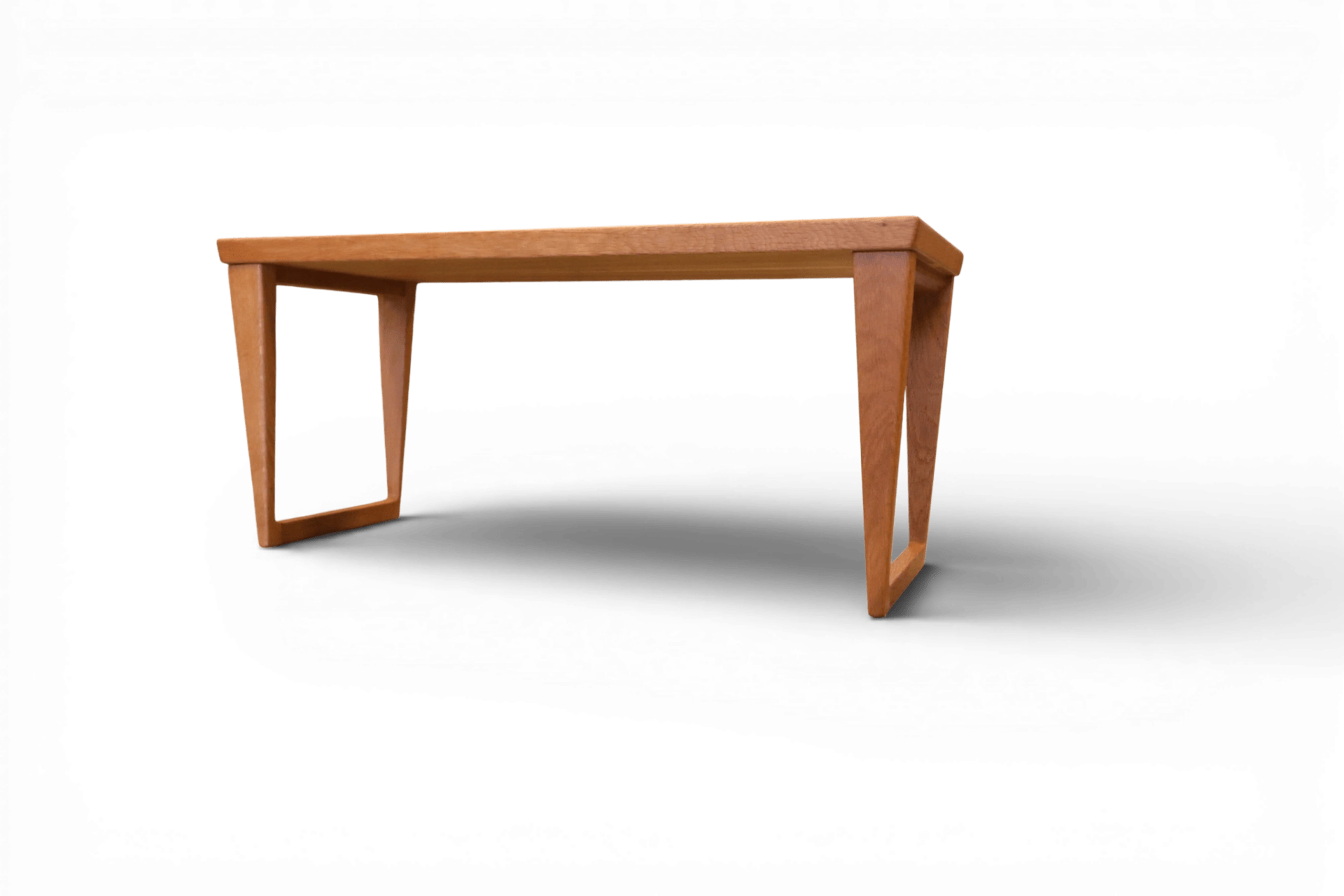 Aksel Kjersgaard bänk/bord No 35. i ek. 87x34x39 cm. Reserverad