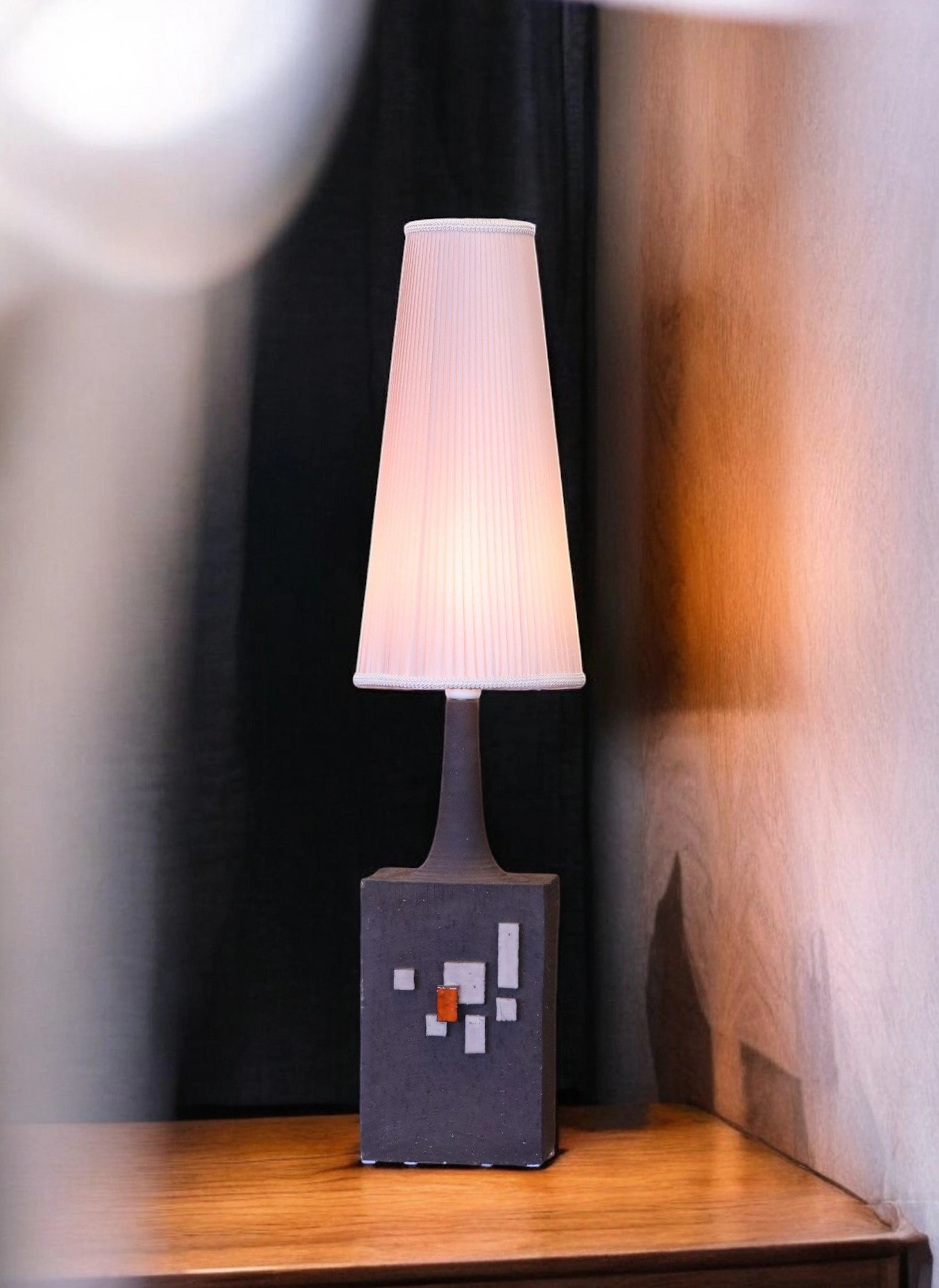 Dansk lampfot i keramik. 53 cm hög