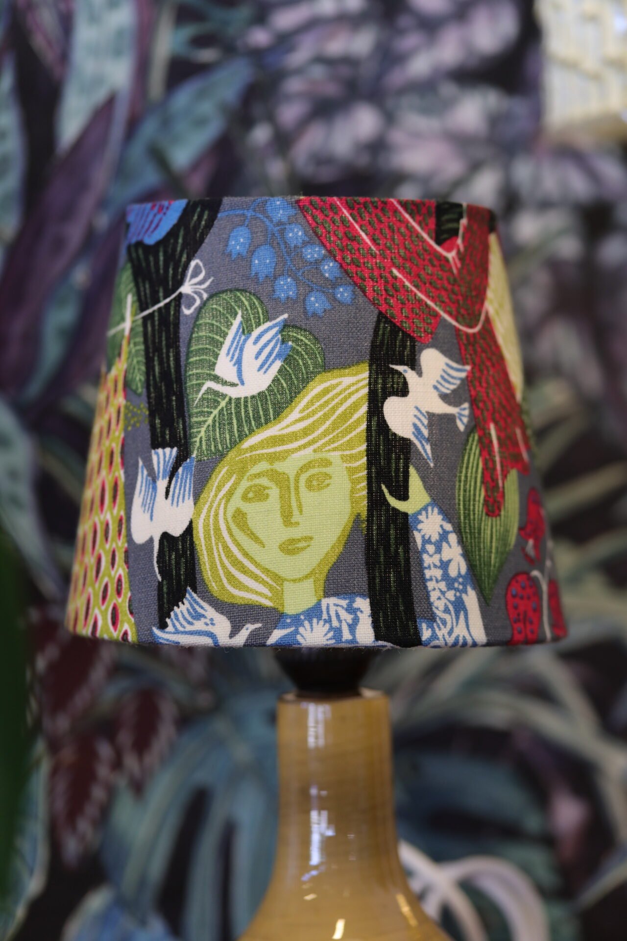 Lampskärm grå Melodi linne Stig Lindberg. 17.5 cm ø. Slut för tillfället