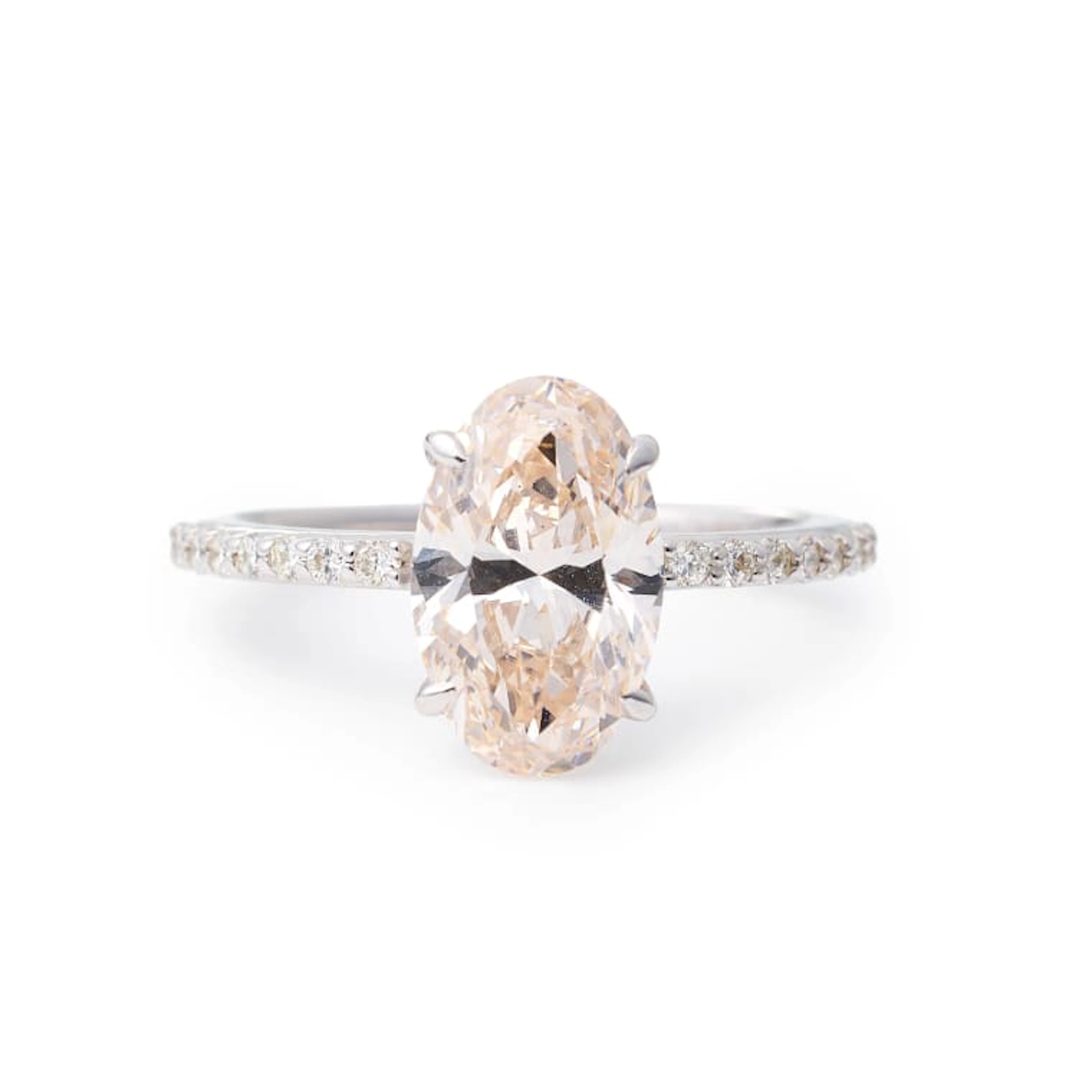 Oval diamond ring