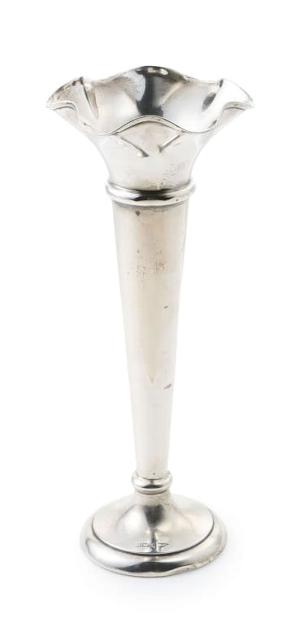 A George V silver vase, Walker & Hall, Sheffield, 1911