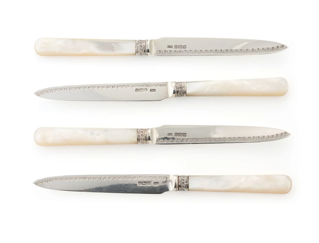 Four Edward VII silver and mother-of-pearl fruit knives, Allen & Darwin