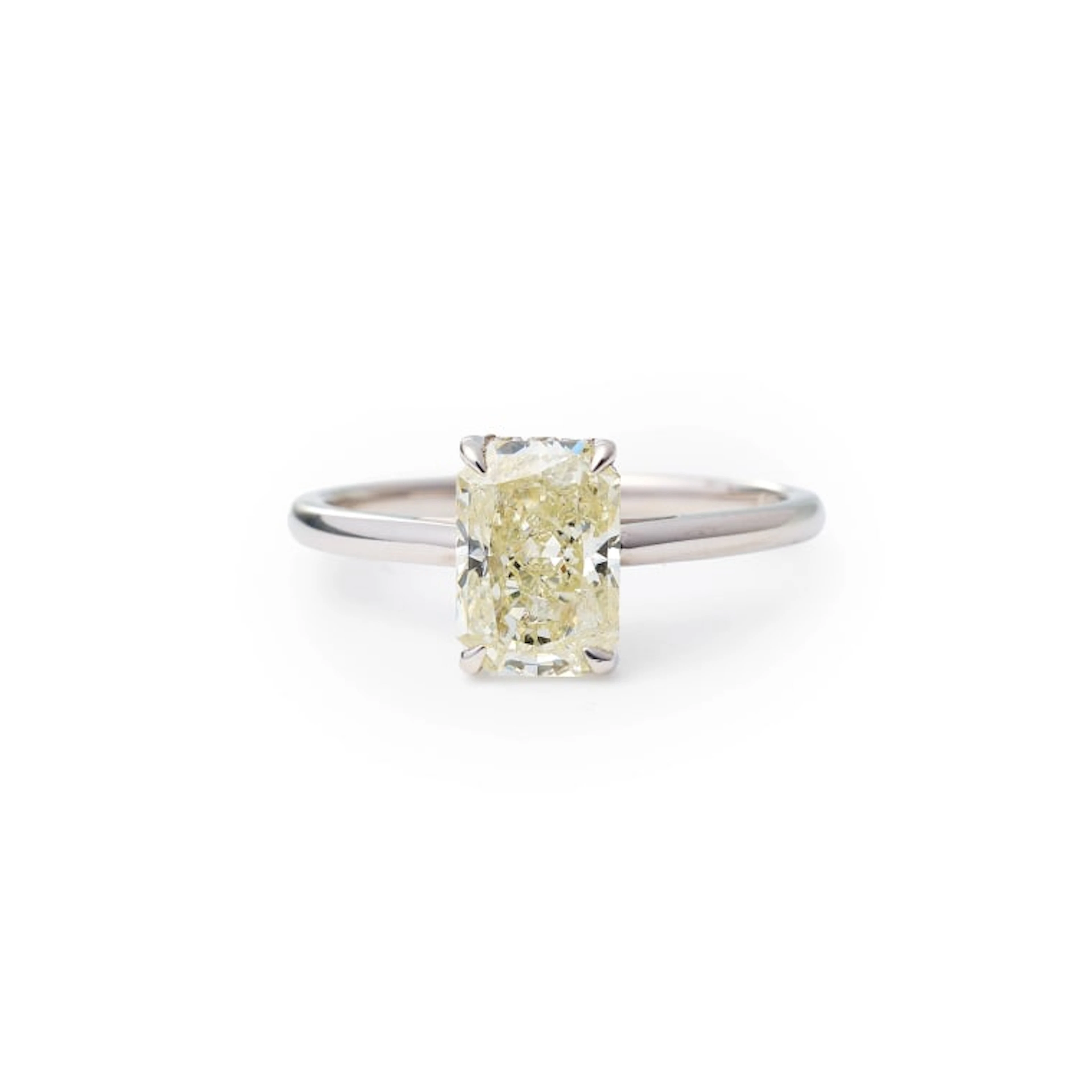 Hidden halo solitaire ring