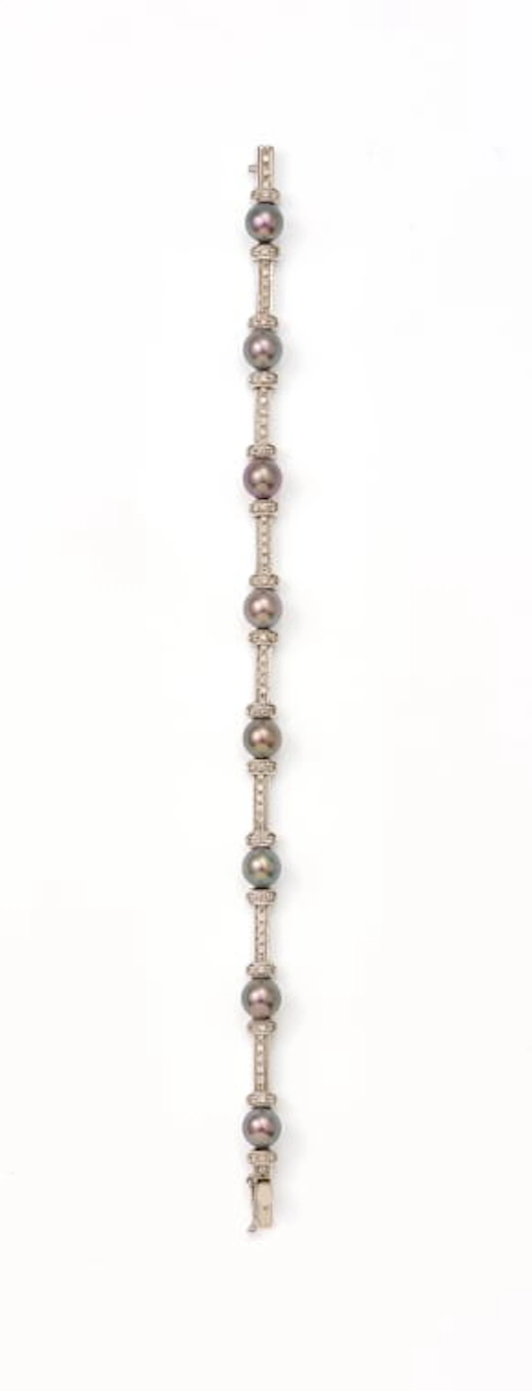 Pearl and diamond bracelet