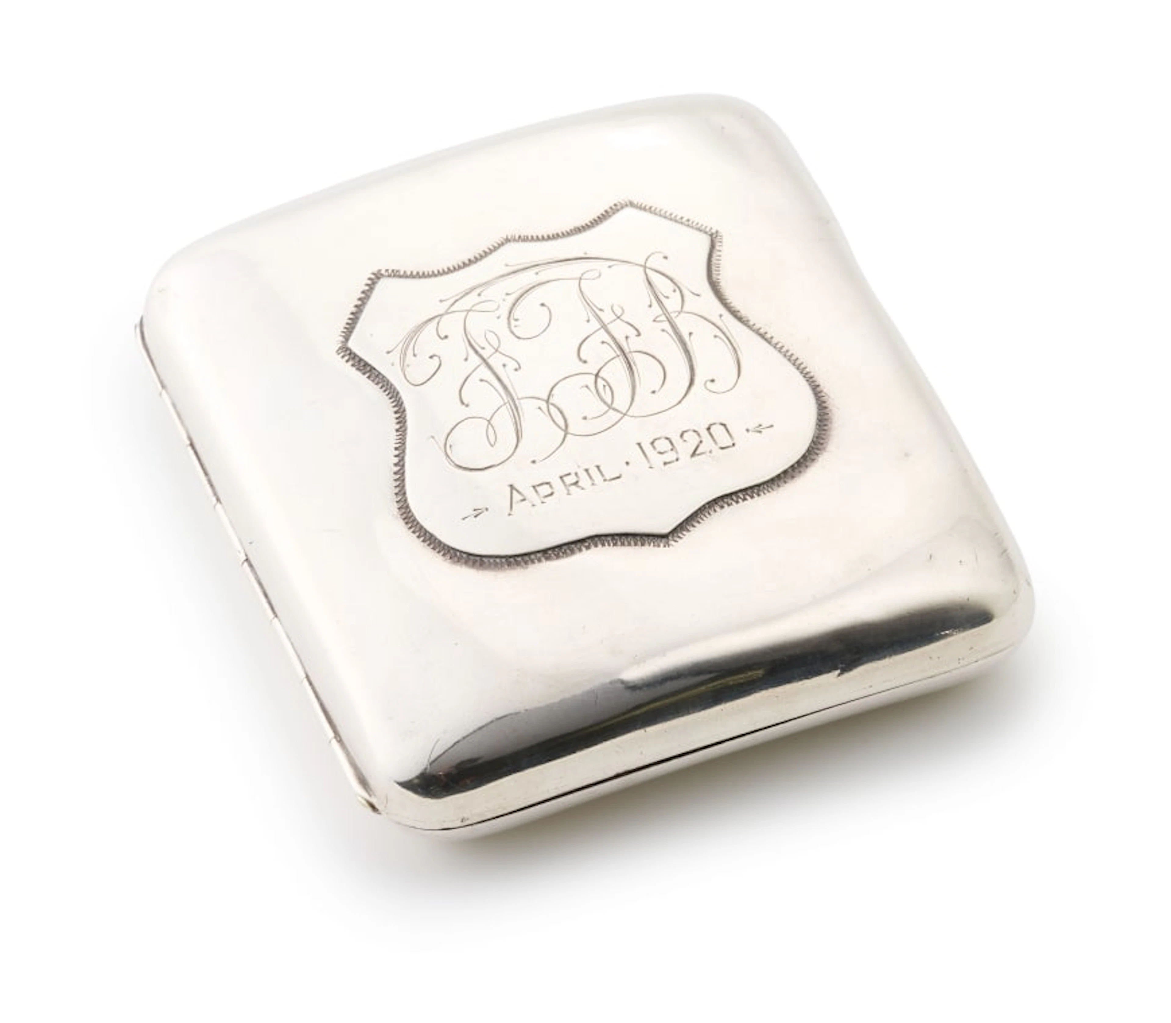 An Edward VII silver cigarette case, Cornelius Desormeaux Saunders